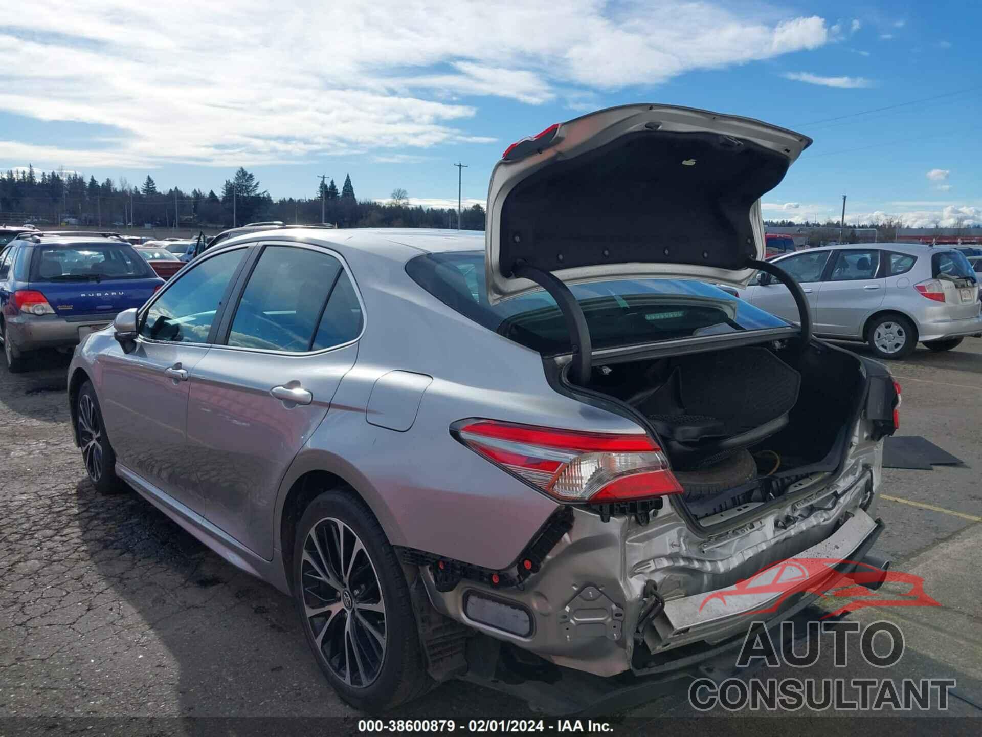 TOYOTA CAMRY 2019 - 4T1B11HK0KU712338