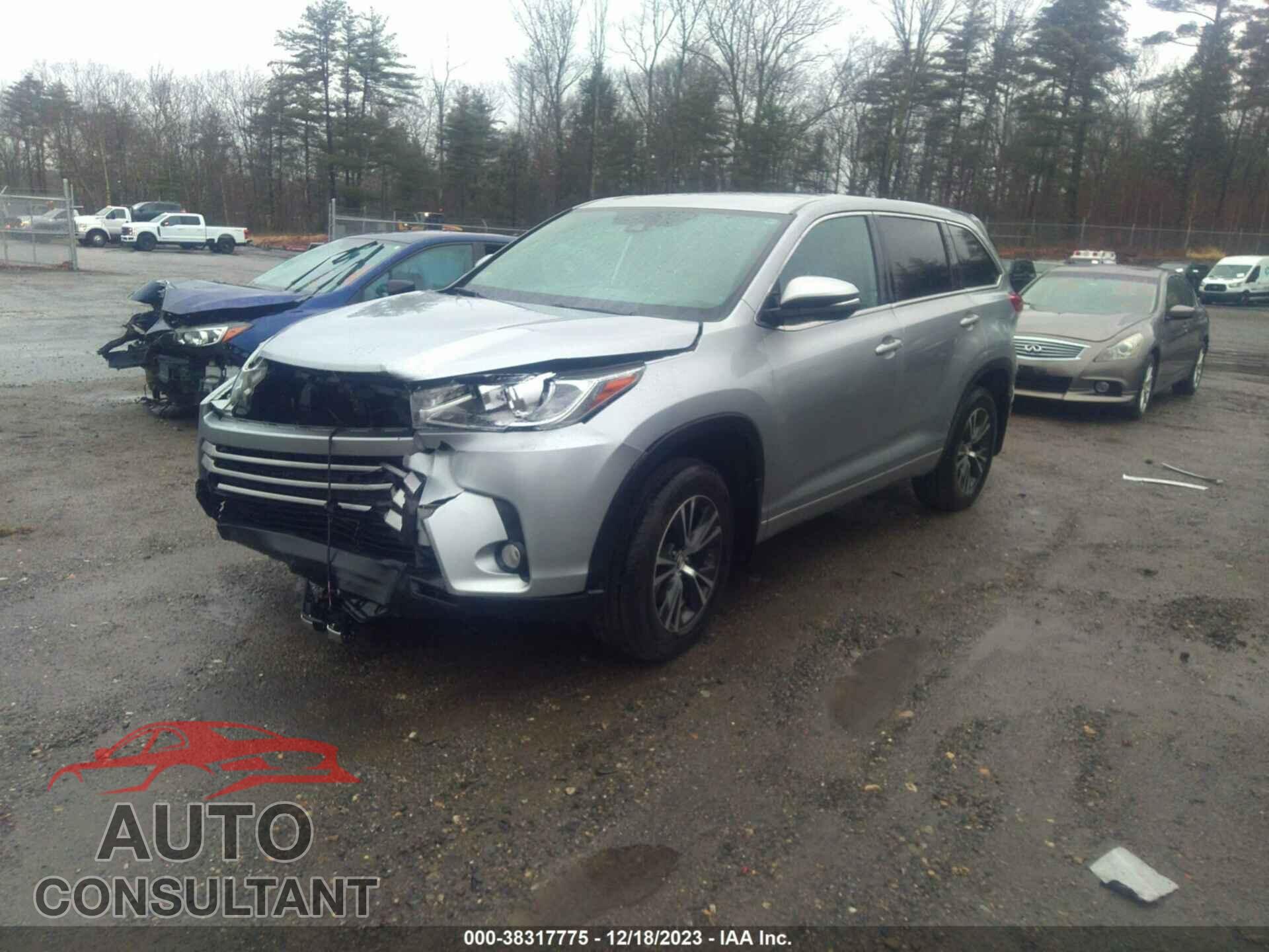 TOYOTA HIGHLANDER 2018 - 5TDBZRFH7JS486434