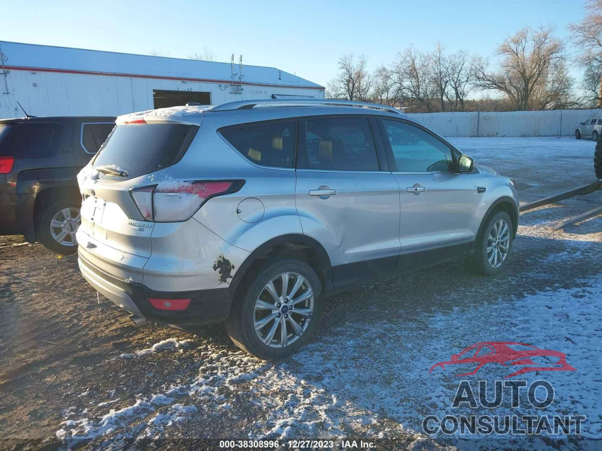 FORD ESCAPE 2017 - 1FMCU9J93HUE10245