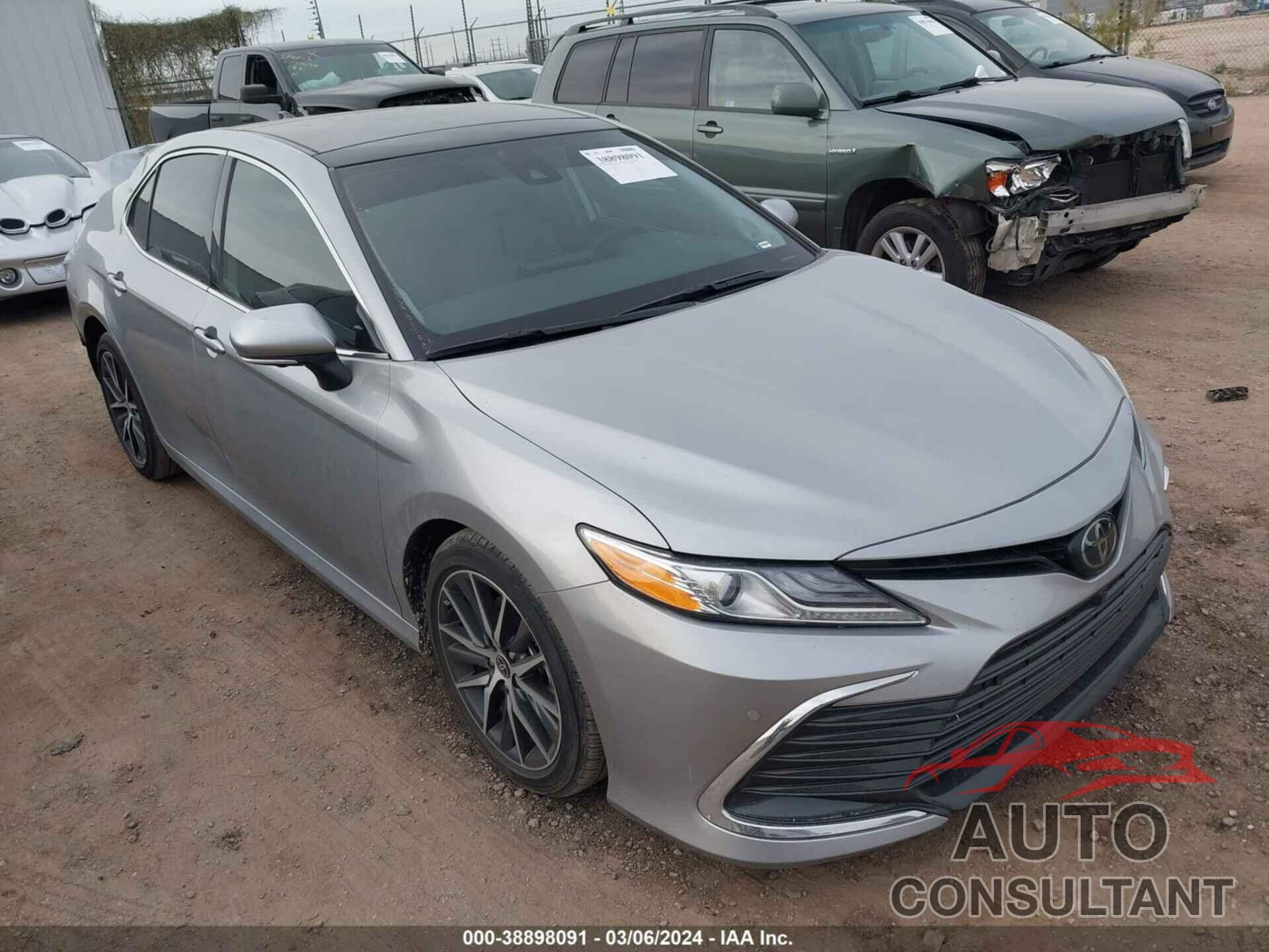 TOYOTA CAMRY 2023 - 4T1F11AK3PU089526