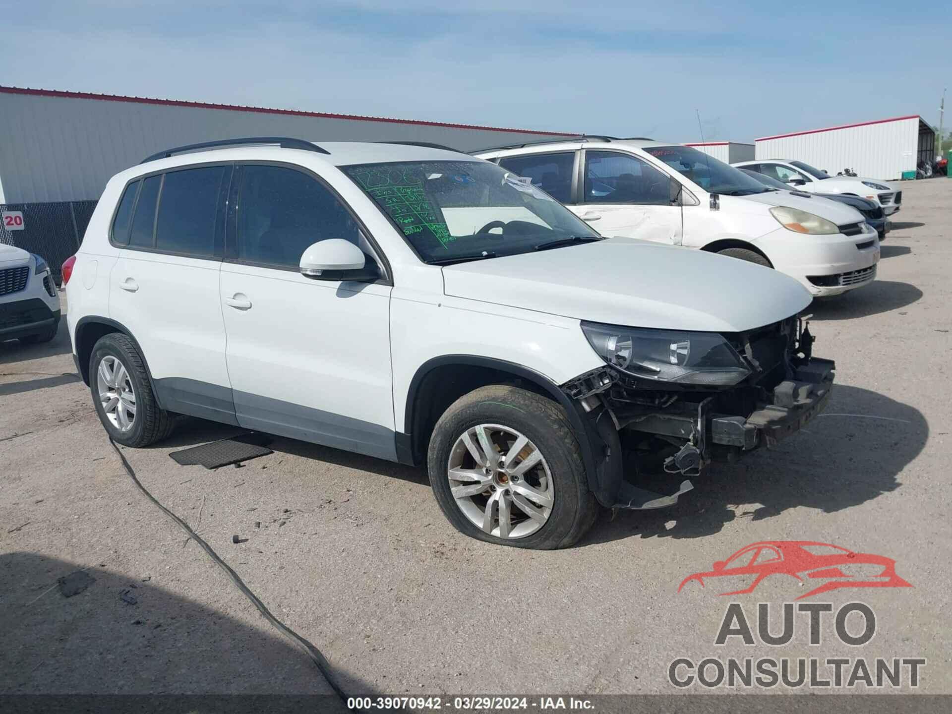 VOLKSWAGEN TIGUAN 2016 - WVGAV7AX8GW598061