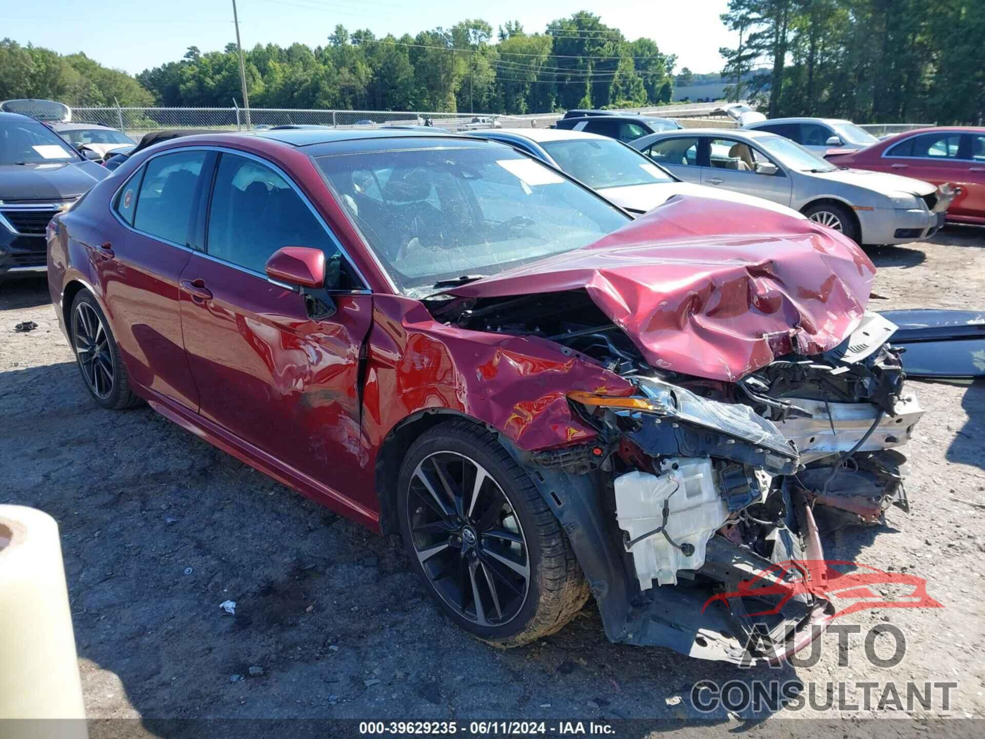 TOYOTA CAMRY 2018 - 4T1B61HK0JU649967
