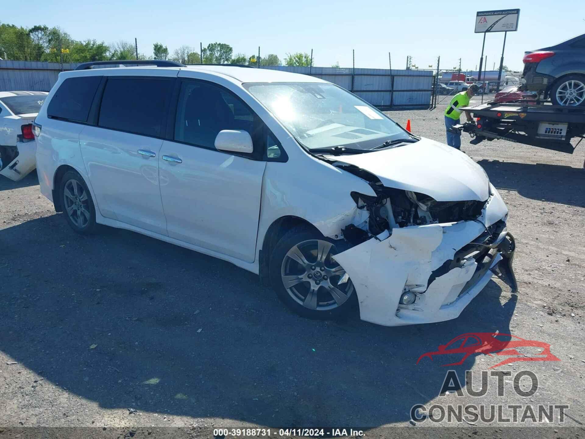 TOYOTA SIENNA 2018 - 5TDXZ3DC6JS937878