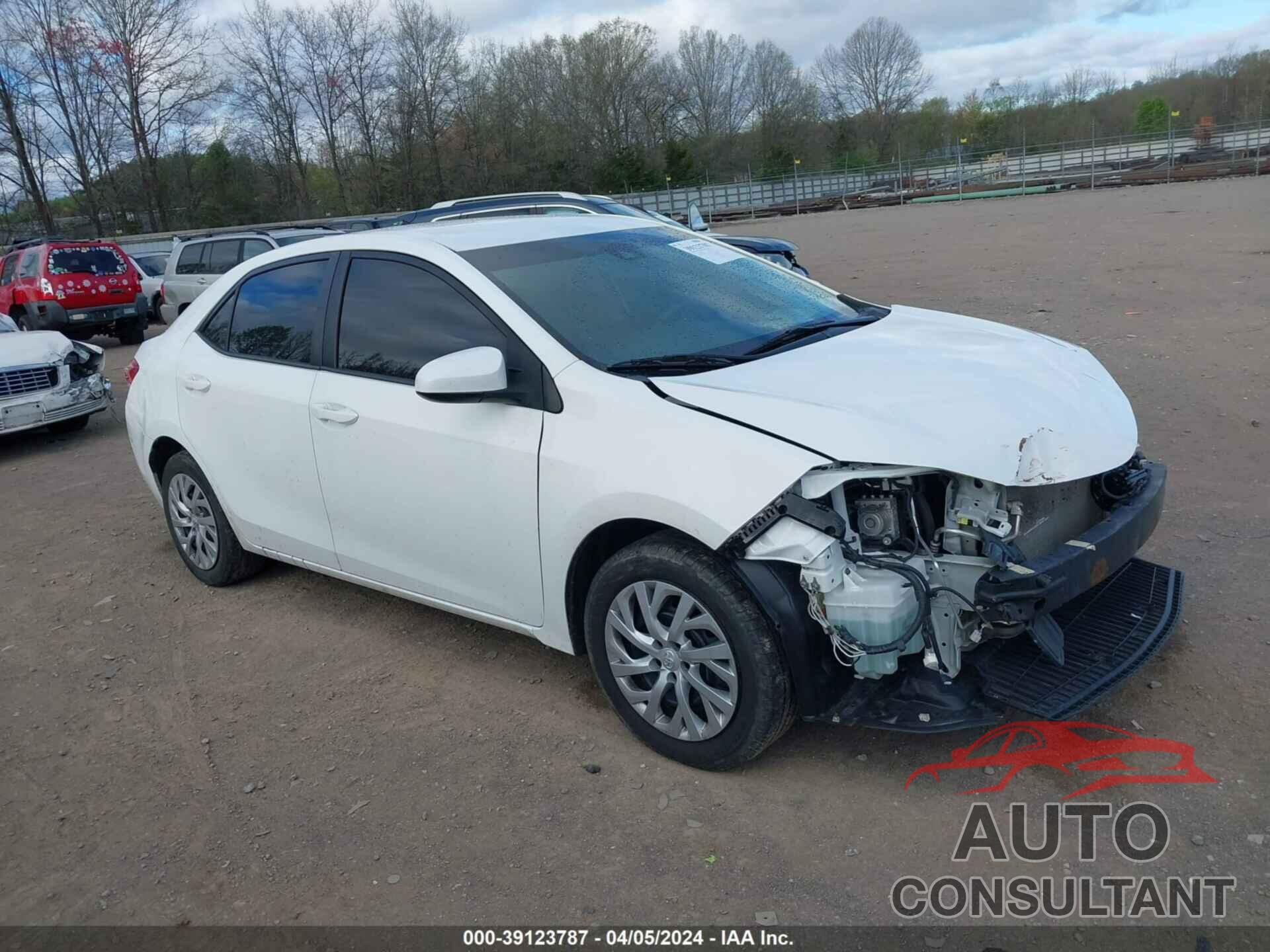 TOYOTA COROLLA 2018 - 5YFBURHE2JP820654