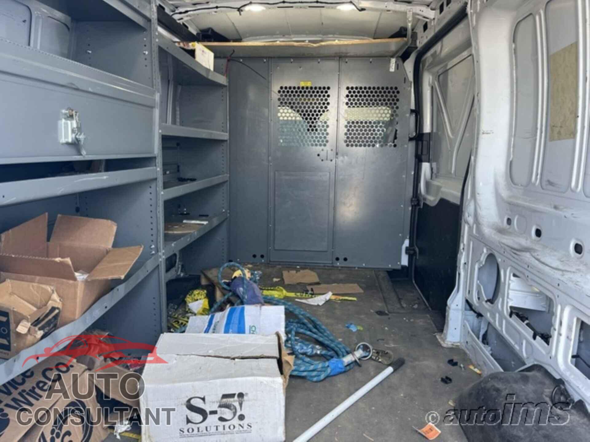 FORD TRANSIT 2018 - 1FTYR2CM5JKB23236
