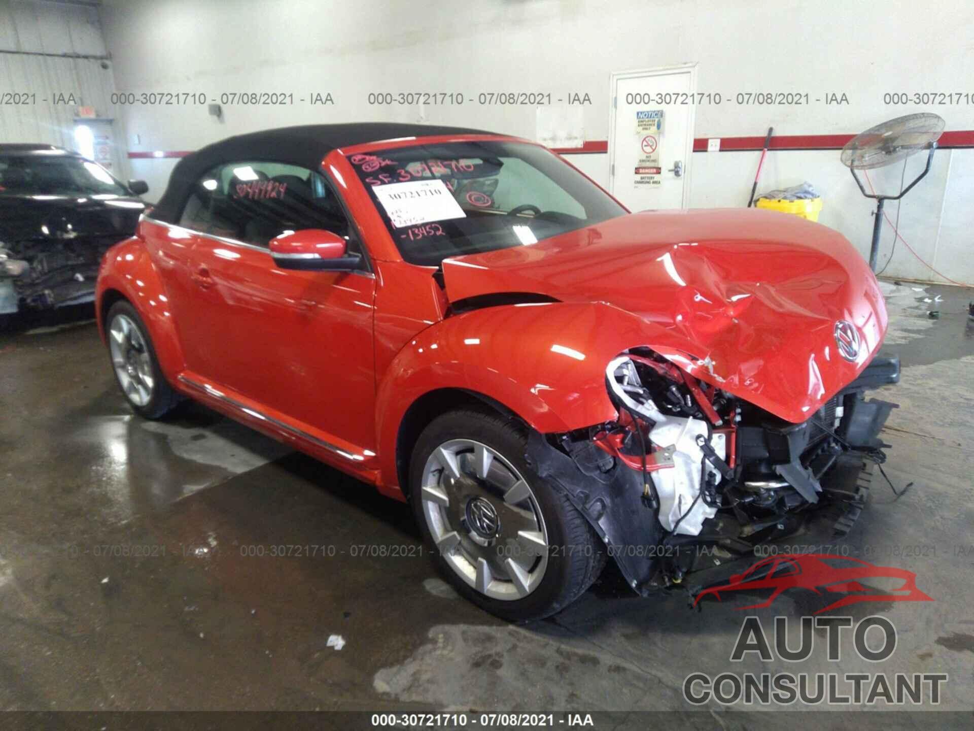 VOLKSWAGEN BEETLE CONVERTIBLE 2018 - 3VW5DAAT4JM517824