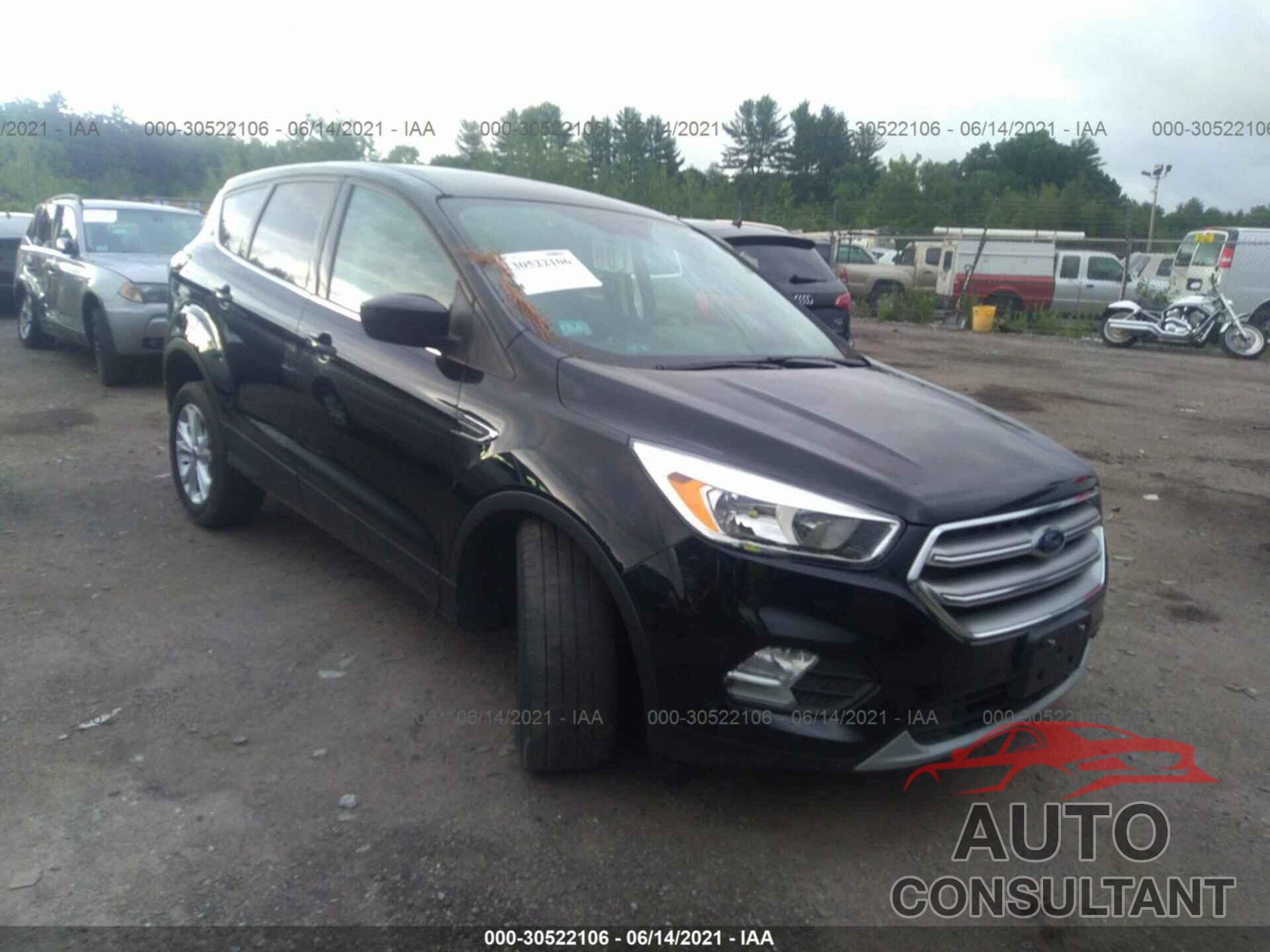 FORD ESCAPE 2017 - 1FMCU9GD5HUA86260