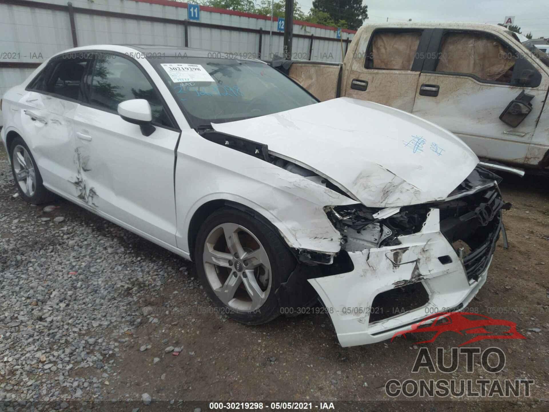 AUDI A3 SEDAN 2018 - WAUAUGFF5J1087738