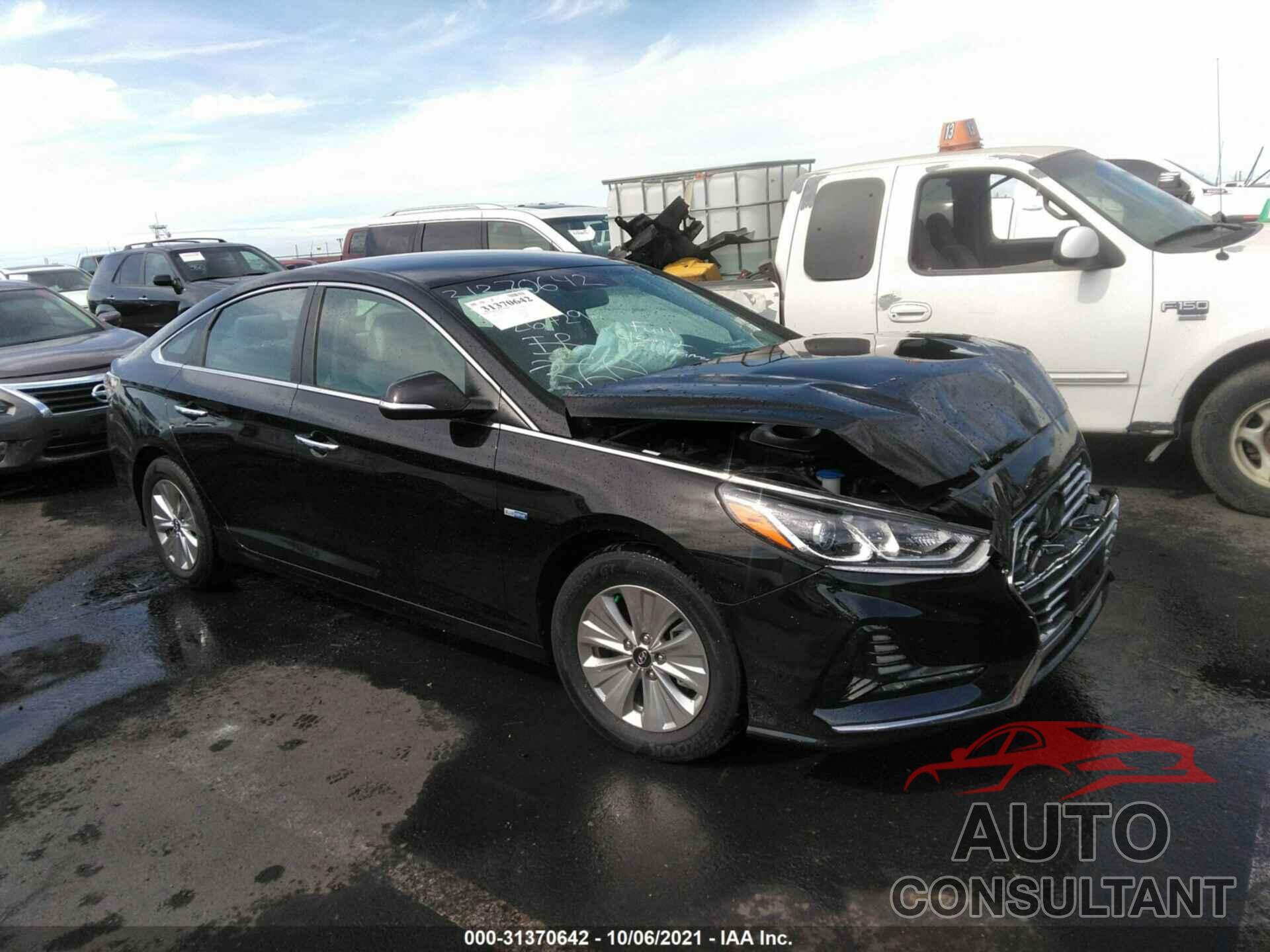 HYUNDAI SONATA HYBRID 2018 - KMHE24L39JA083660