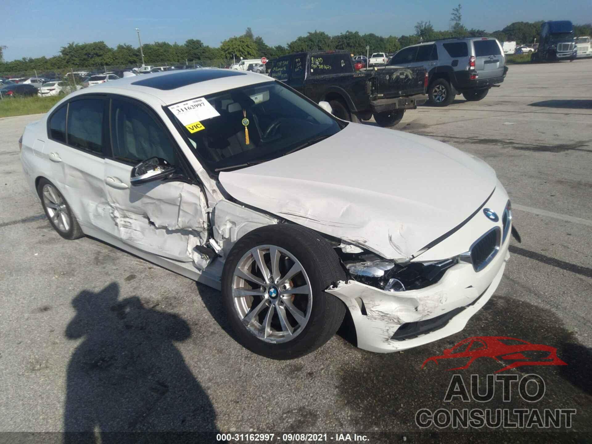 BMW 3 SERIES 2017 - WBA8E1G35HNU17488
