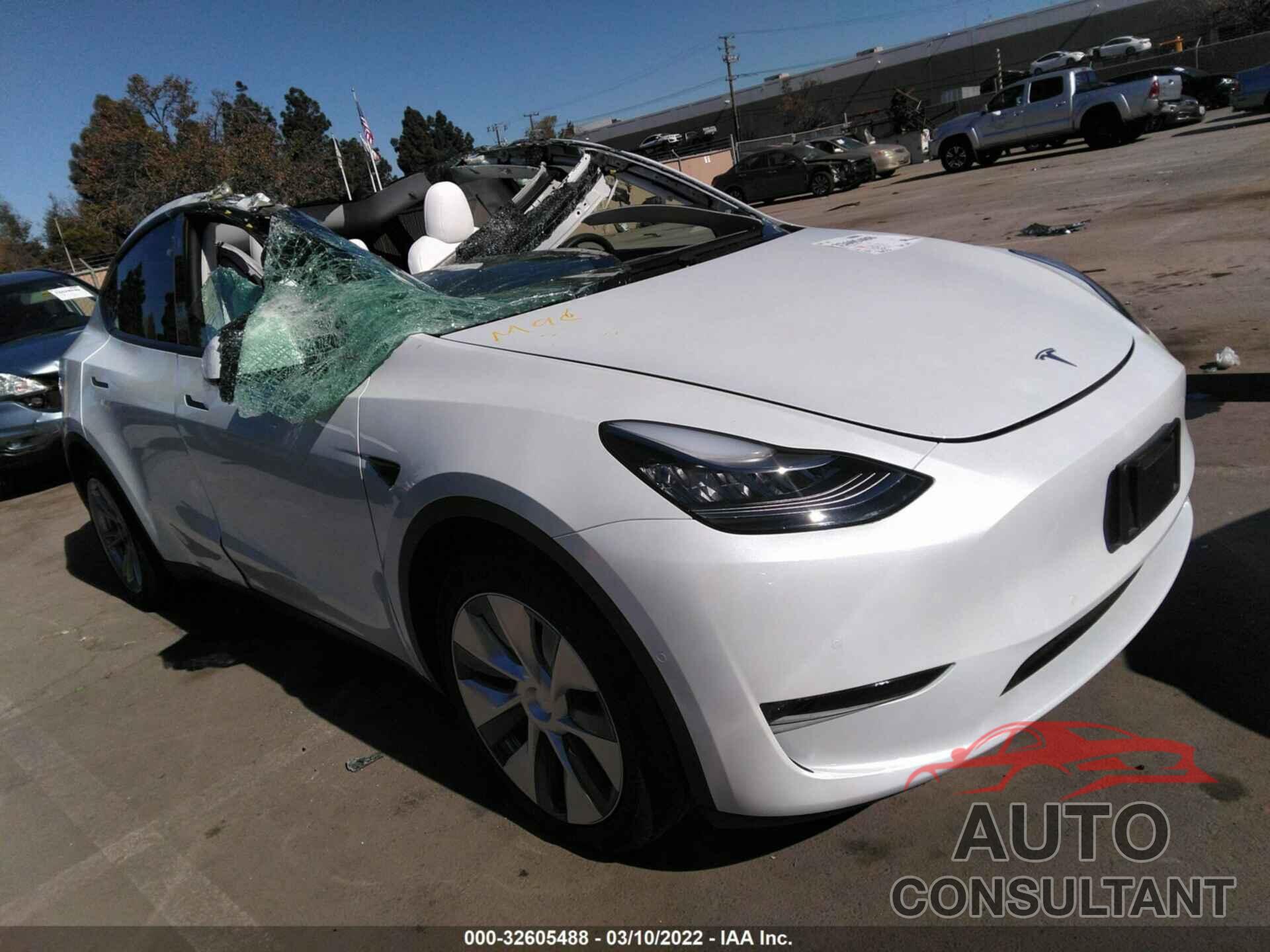TESLA MODEL Y 2021 - 5YJYGDEE8MF096090