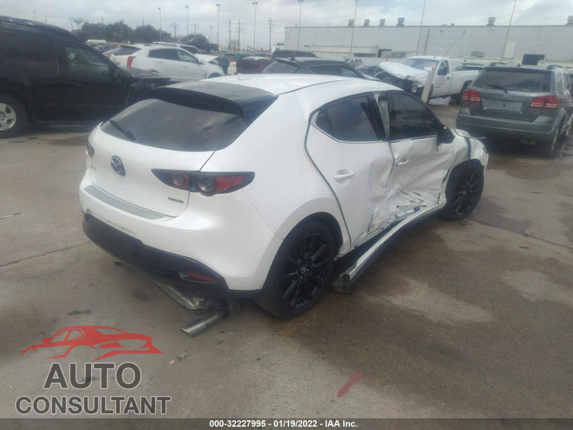 MAZDA MAZDA3 HATCHBACK 2021 - JM1BPAML8M1329088