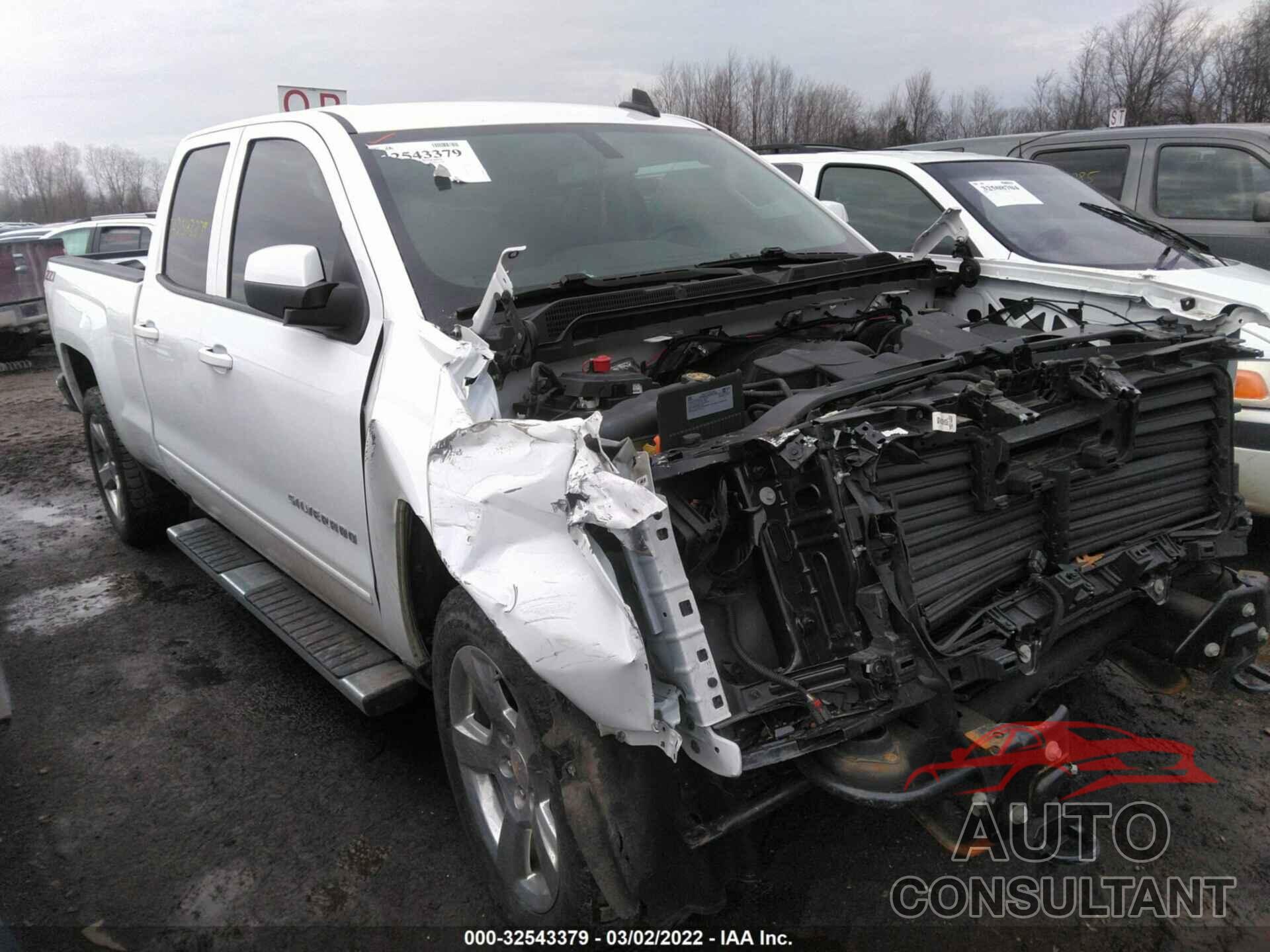 CHEVROLET SILVERADO 1500 2018 - 1GCVKREC0JZ354752