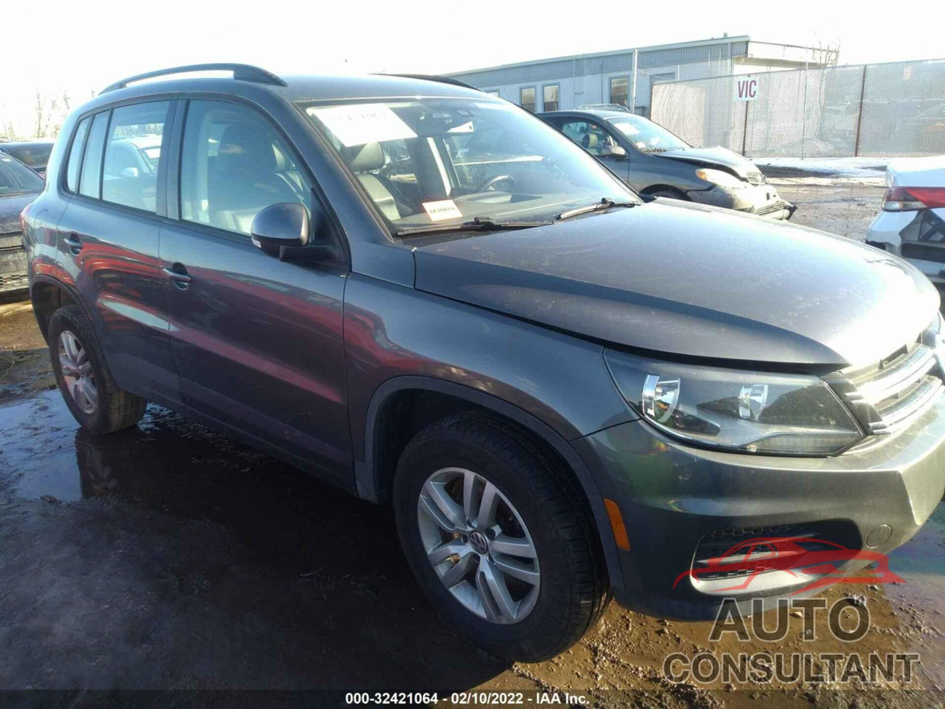 VOLKSWAGEN TIGUAN 2016 - WVGAV7AX4GW573657