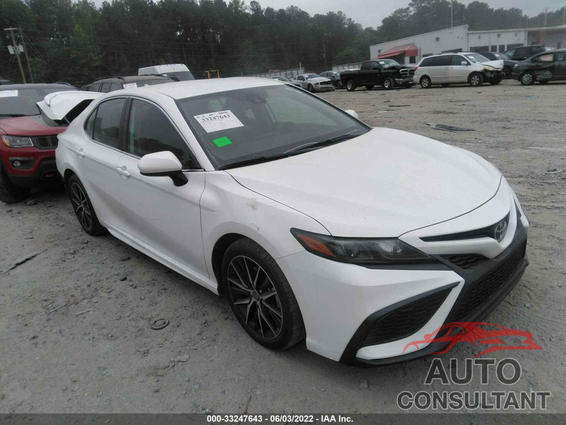 TOYOTA CAMRY 2021 - 4T1G11AK8MU490635