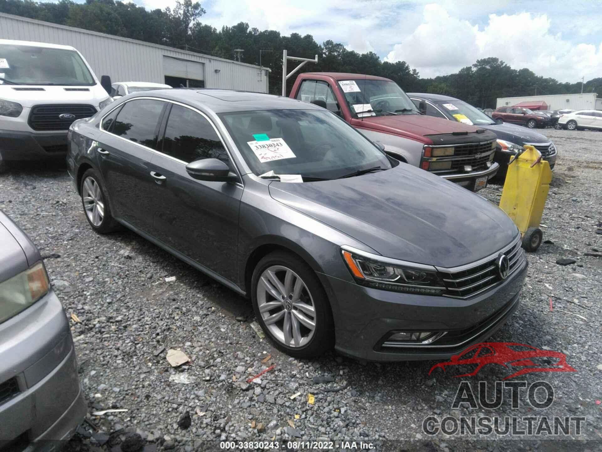 VOLKSWAGEN PASSAT 2018 - 1VWBA7A33JC043655