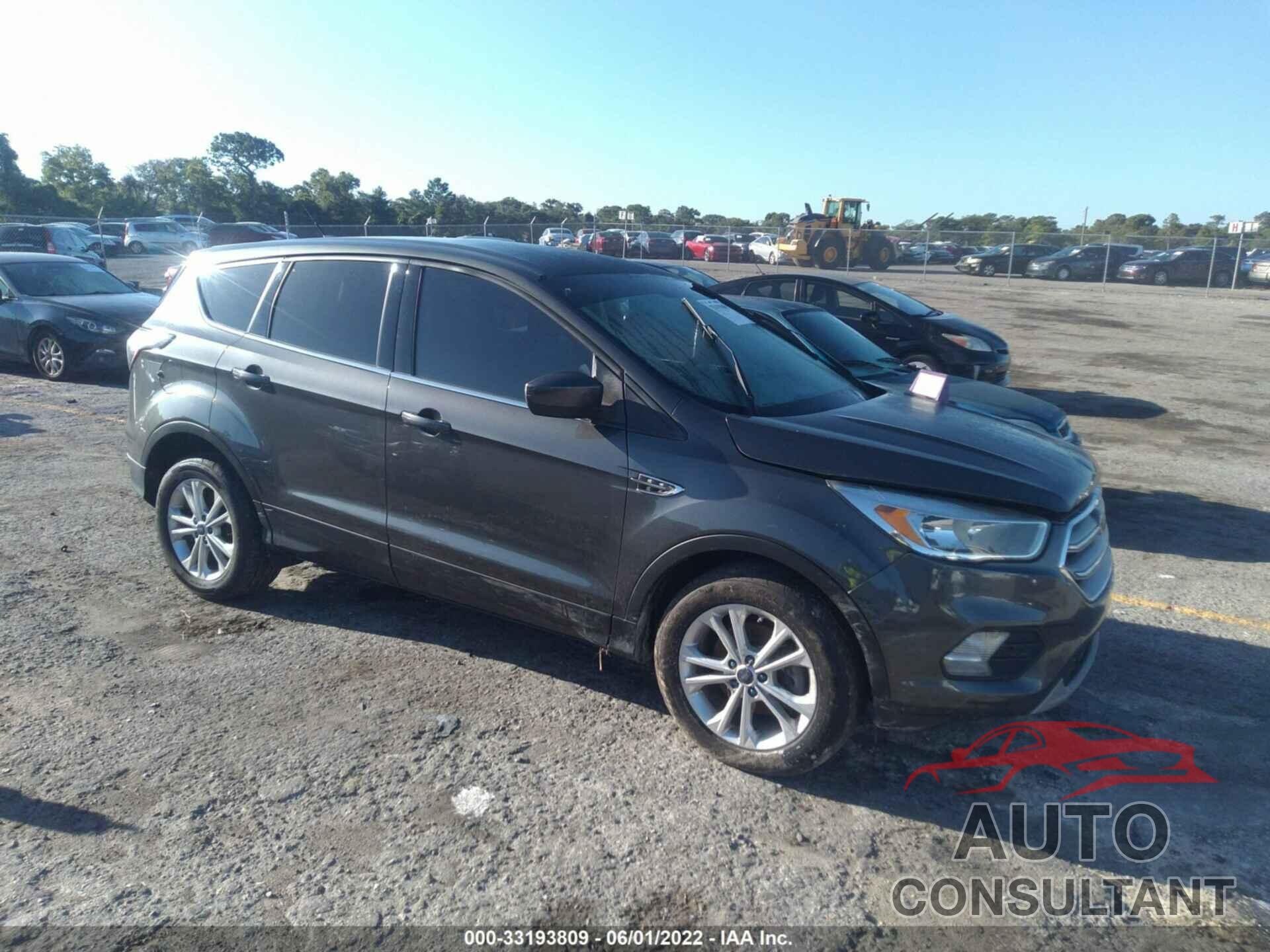 FORD ESCAPE 2017 - 1FMCU0GD9HUC04645