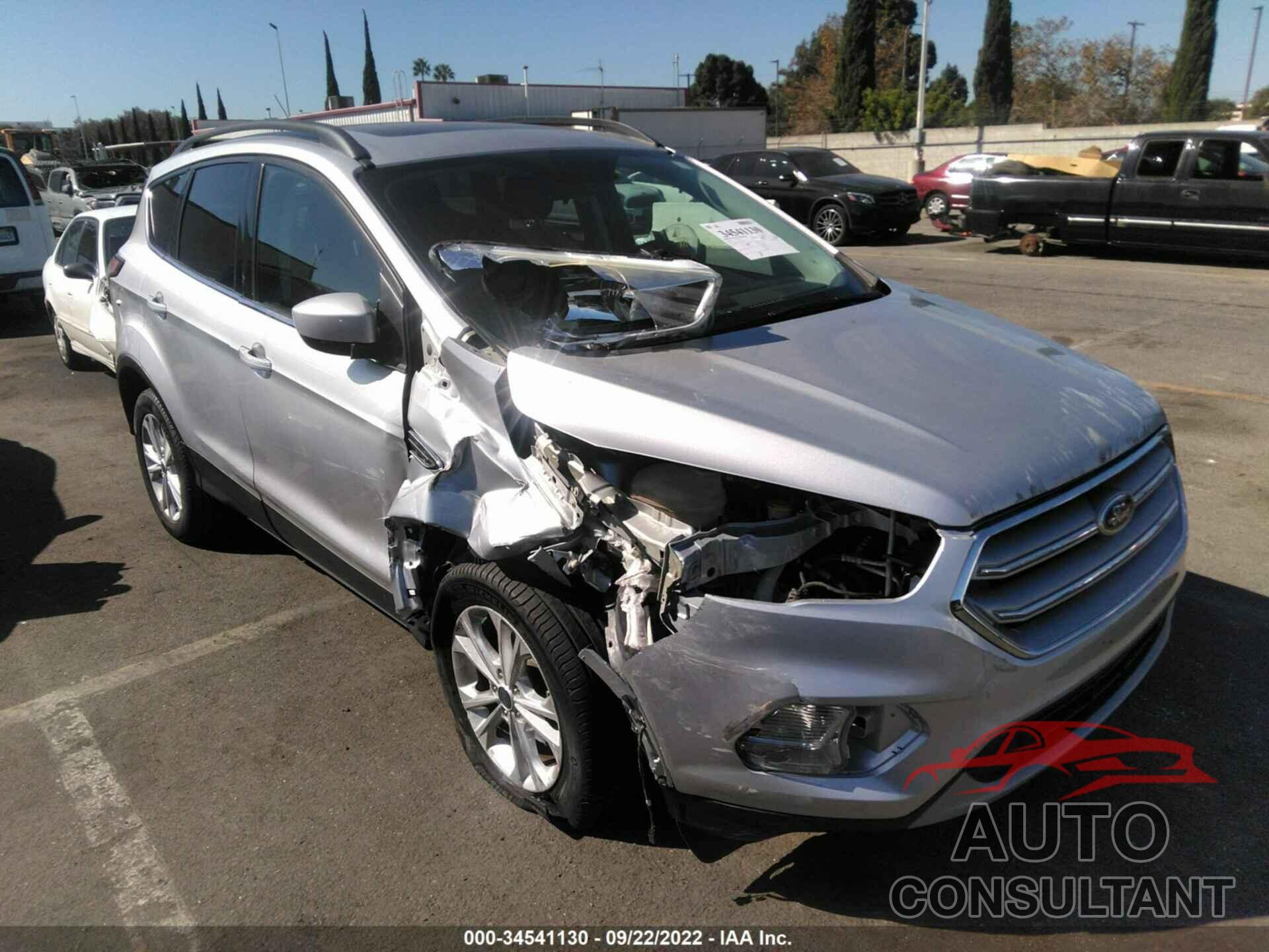 FORD ESCAPE 2018 - 1FMCU0GD5JUA66009
