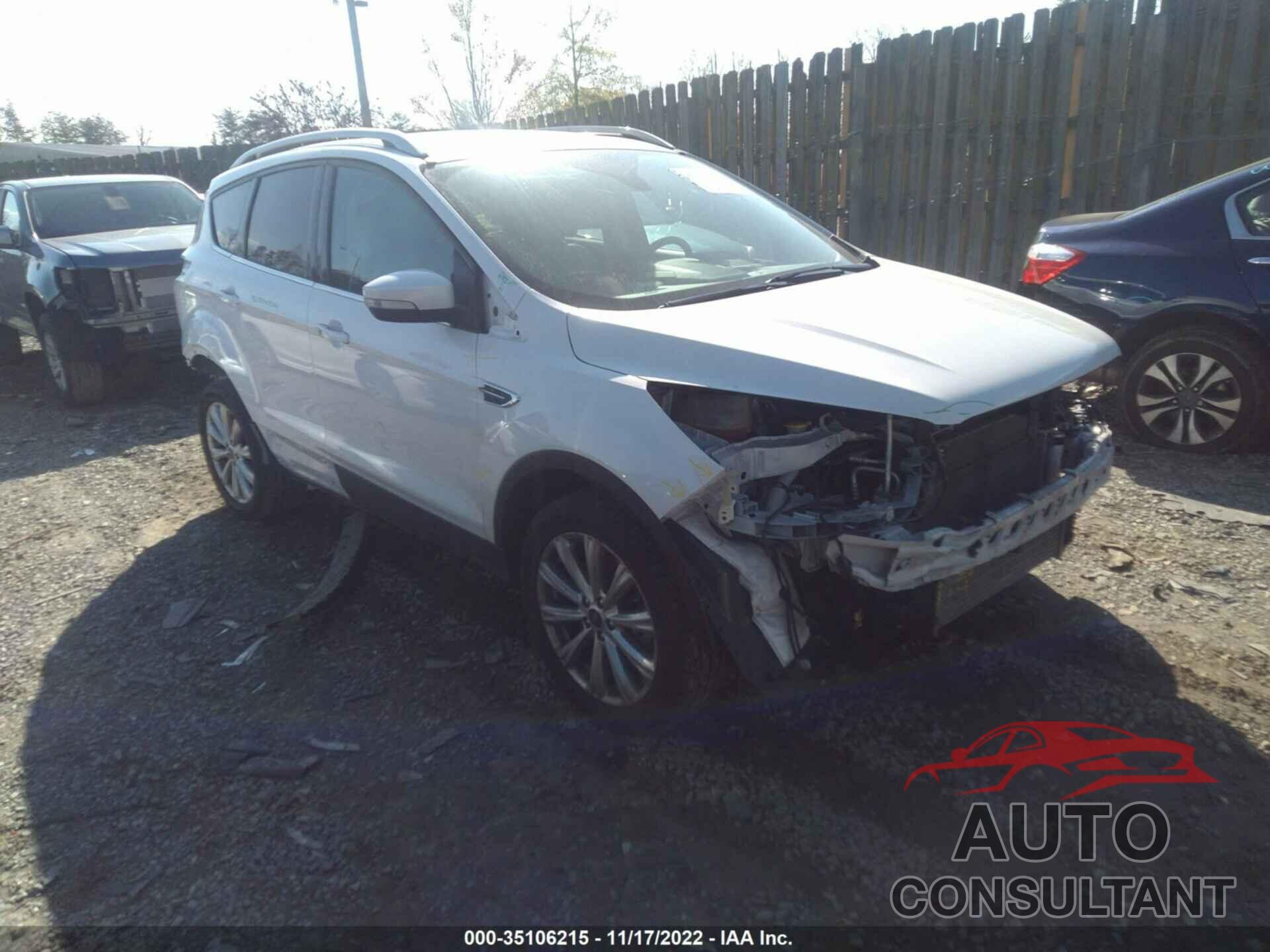 FORD ESCAPE 2017 - 1FMCU9J92HUC19755