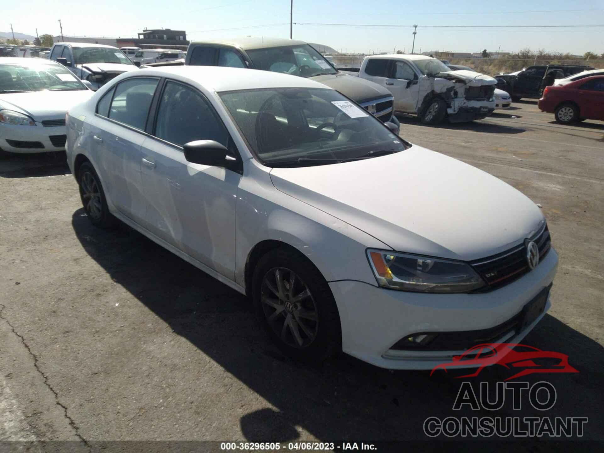 VOLKSWAGEN JETTA SEDAN 2015 - 3VWD17AJ4FM283472