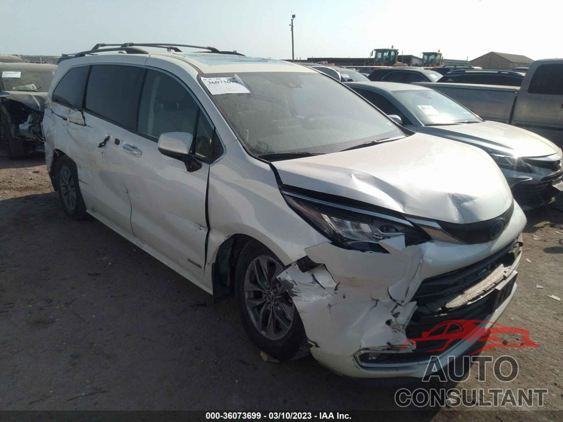 TOYOTA SIENNA 2021 - 5TDYRKECXMS050012