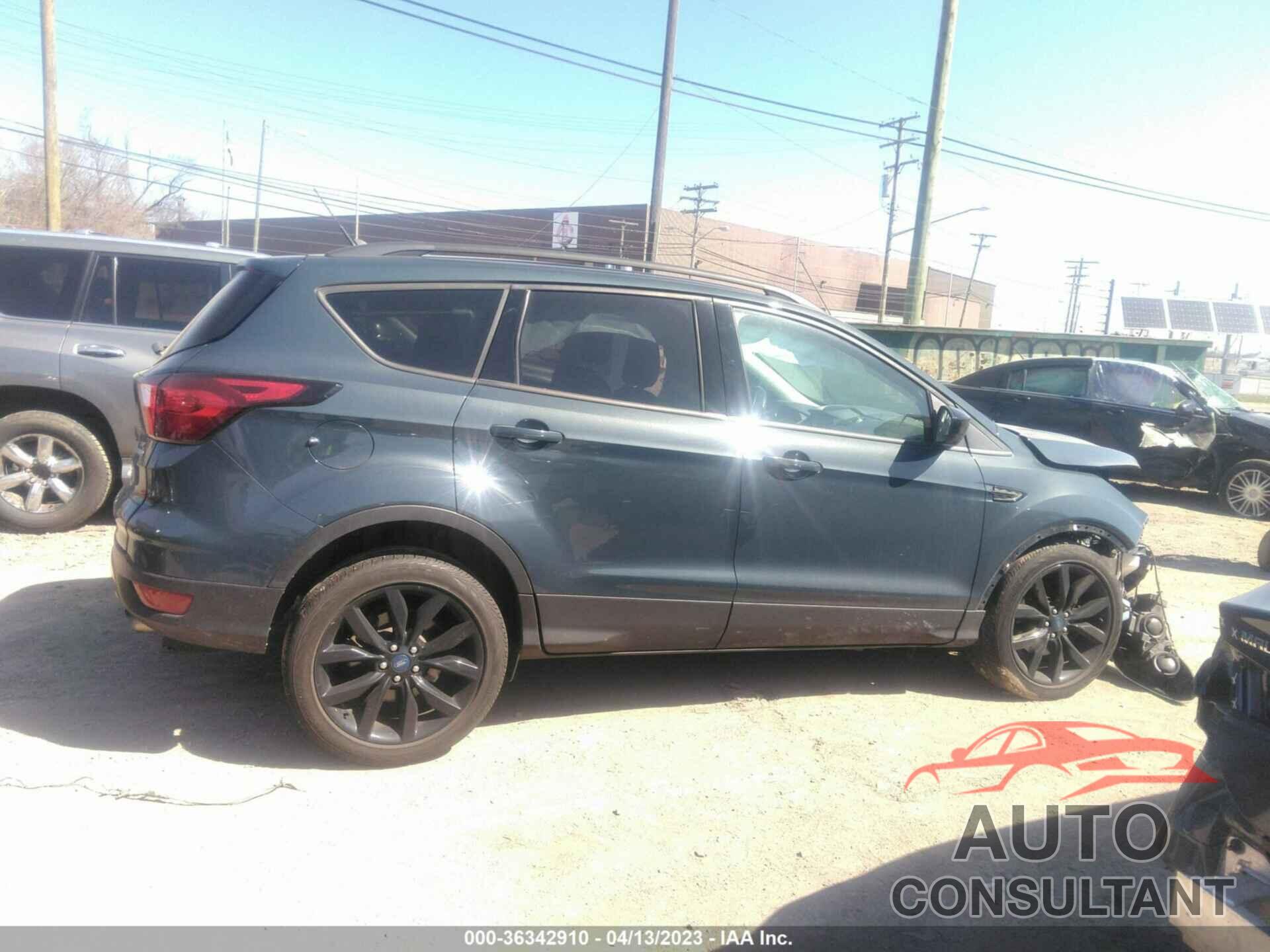 FORD ESCAPE 2019 - 1FMCU9GD2KUC36476