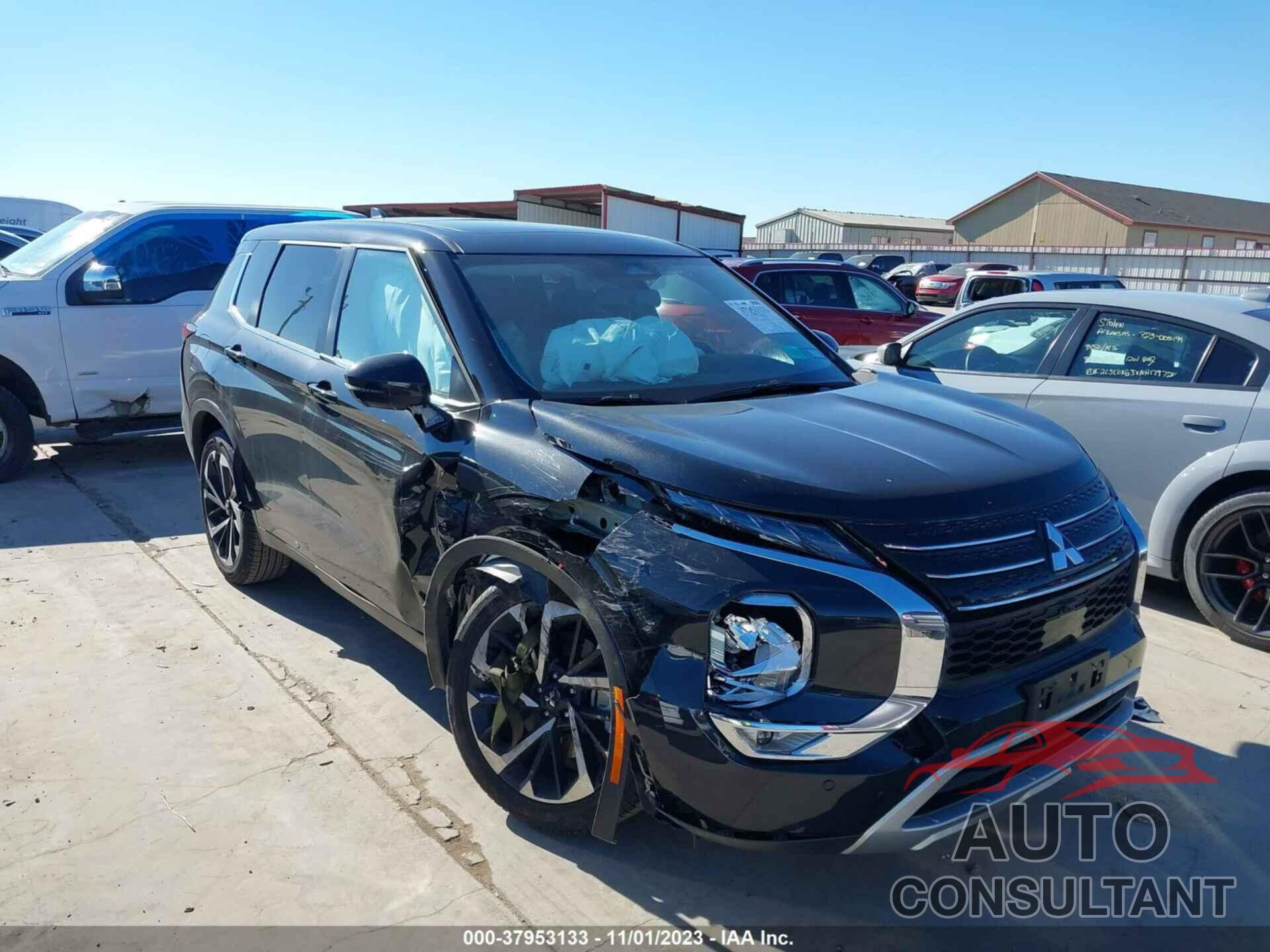 MITSUBISHI OUTLANDER 2023 - JA4J3UA87PZ056833