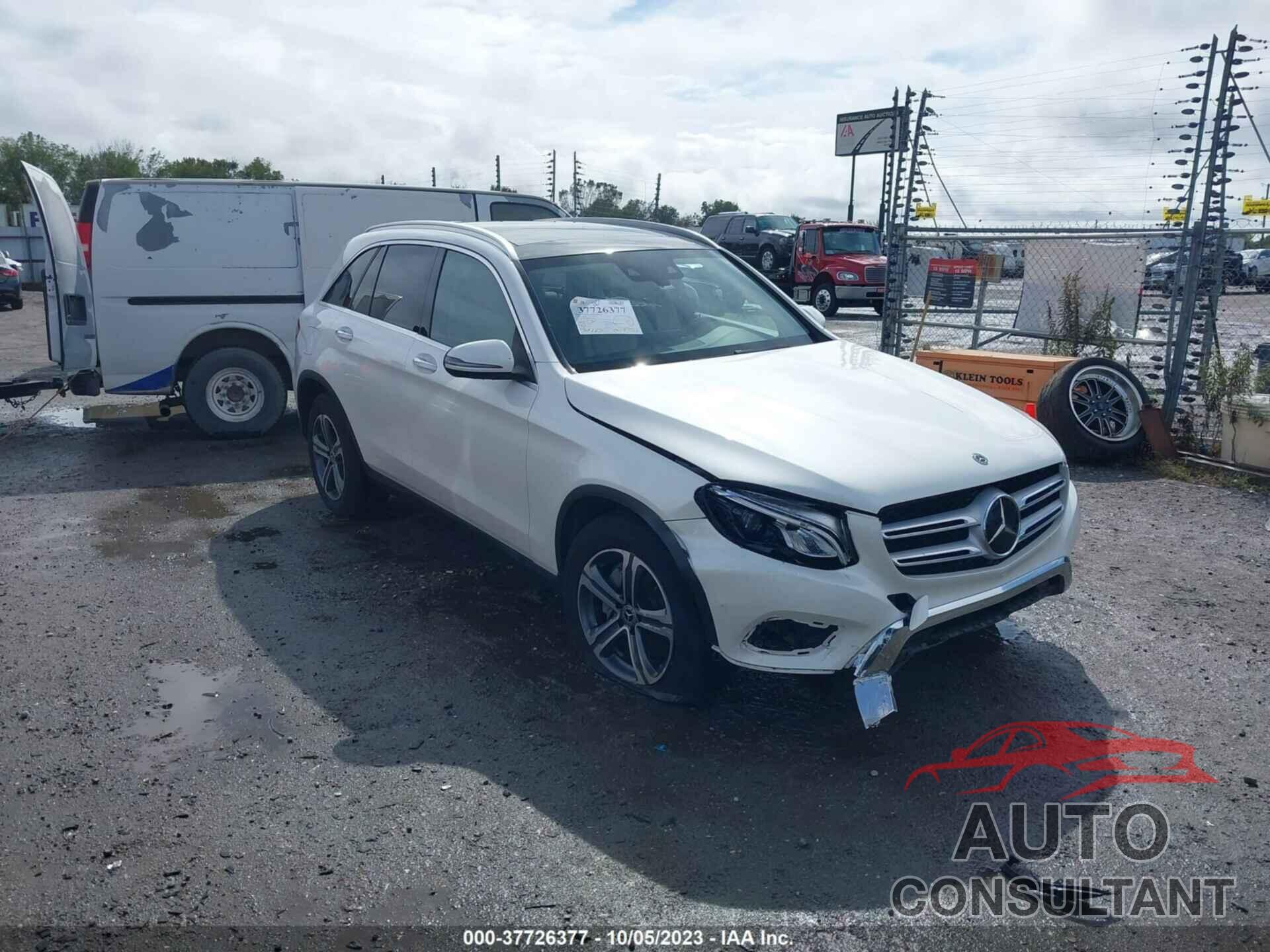 MERCEDES-BENZ GLC 300 2019 - WDC0G4KB1KV171938