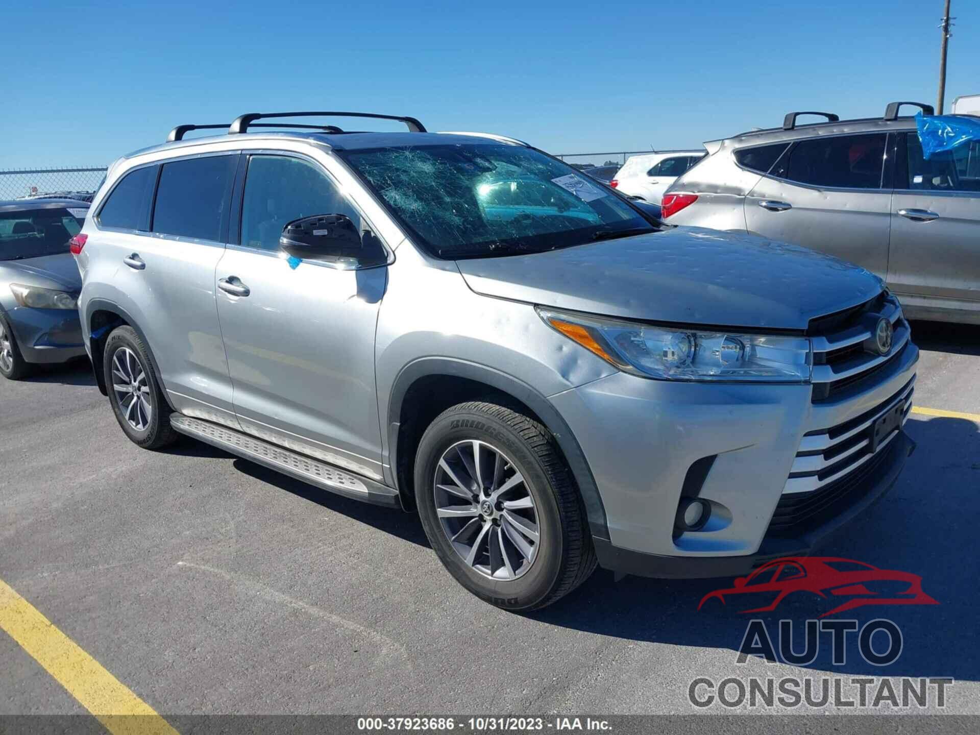 TOYOTA HIGHLANDER 2018 - 5TDJZRFH5JS549347