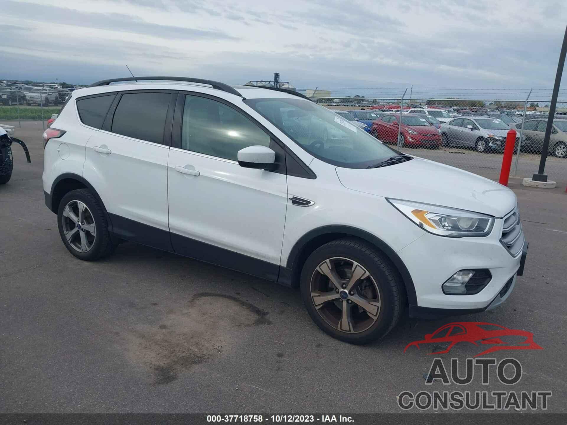 FORD ESCAPE 2017 - 1FMCU0GD2HUA58864