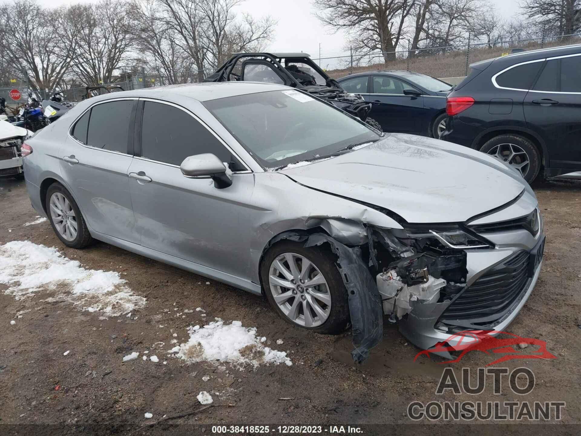 TOYOTA CAMRY 2018 - JTNB11HKXJ3014677