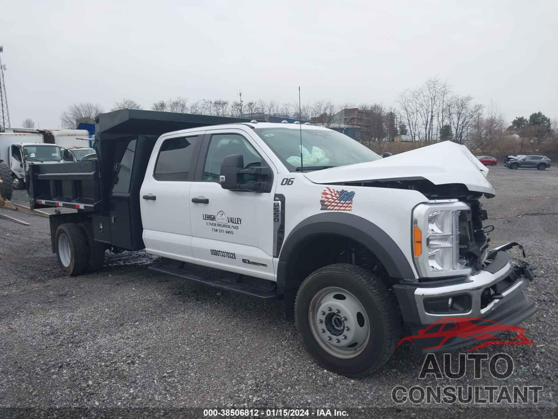 FORD F-550 CHASSIS 2023 - 1FD0W5HT0PEC58604