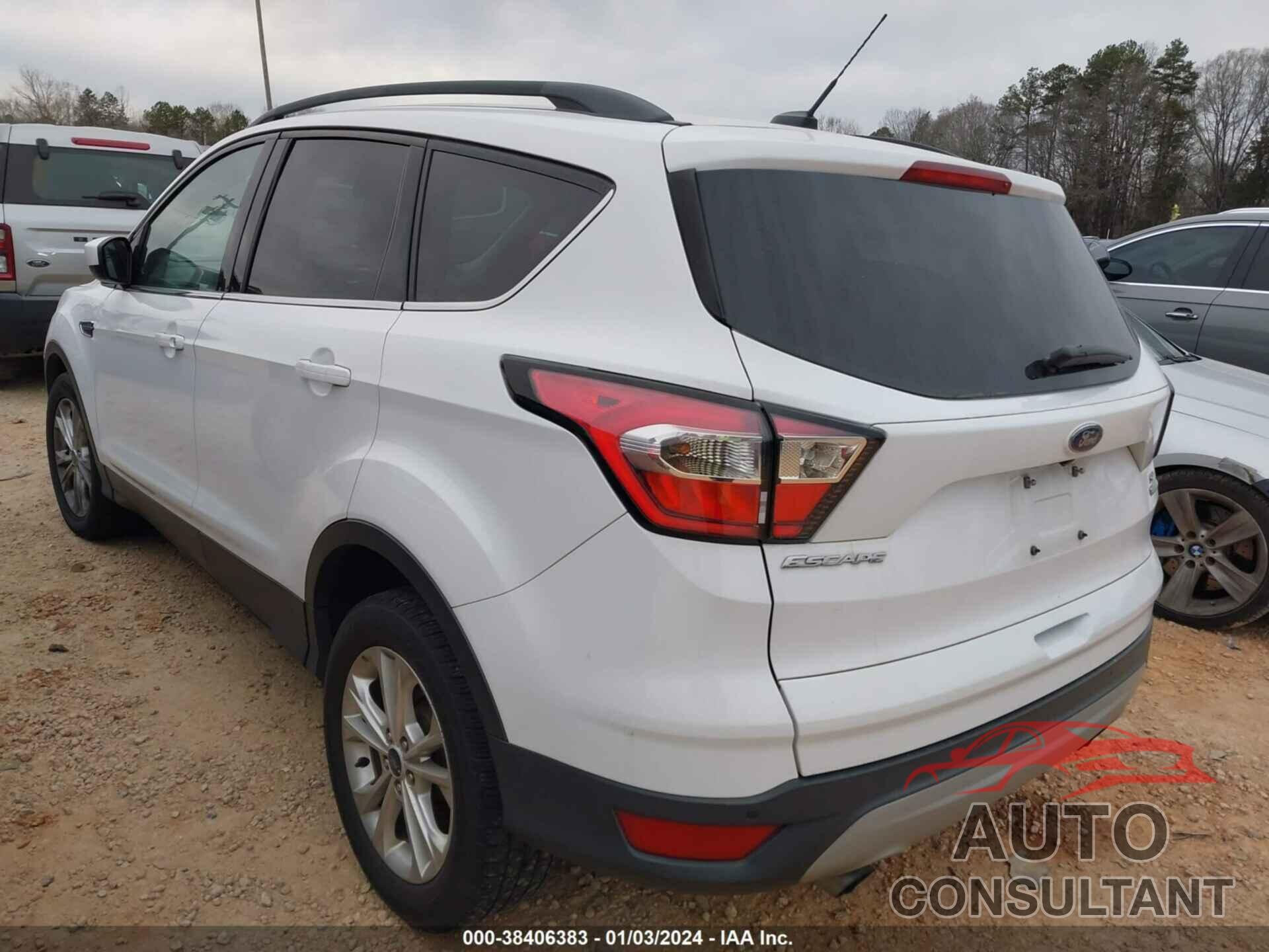 FORD ESCAPE 2017 - 1FMCU0GD2HUC68154