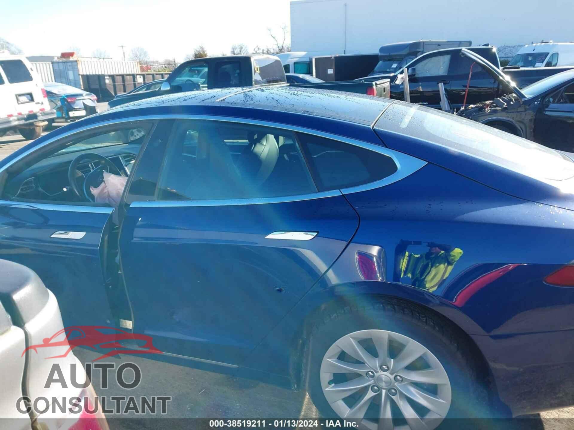 TESLA MODEL S 2017 - 5YJSA1E15HF213911