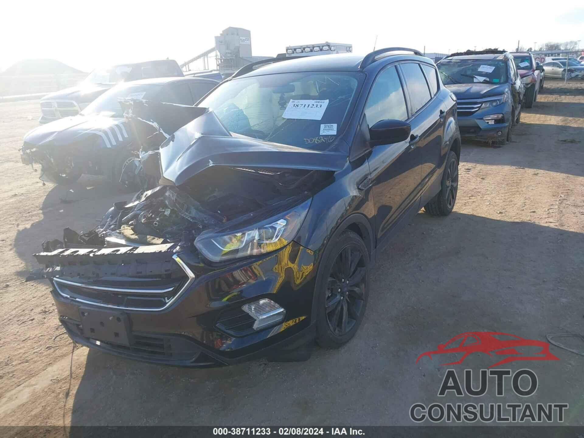 FORD ESCAPE 2018 - 1FMCU9GD8JUD08246
