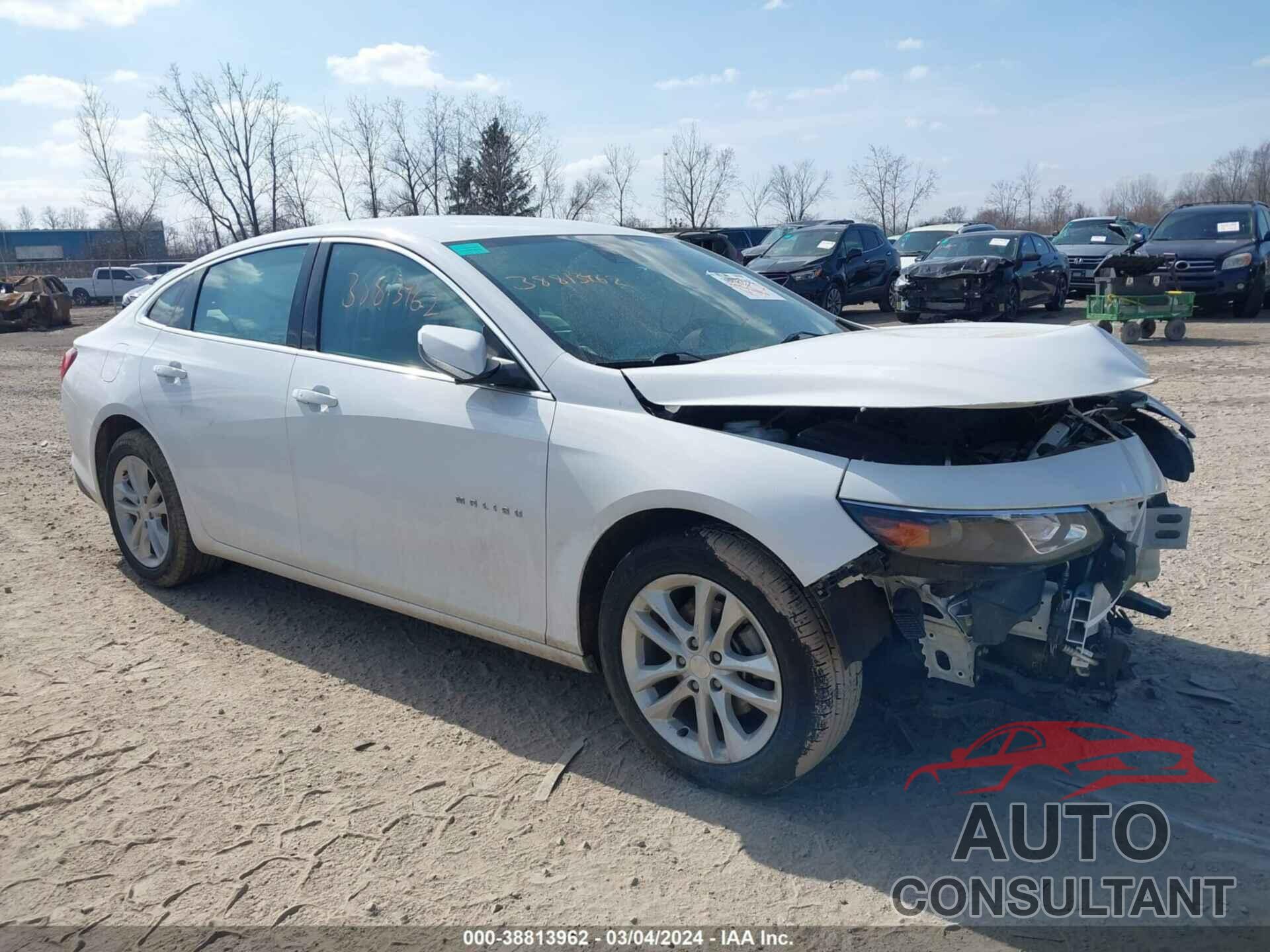 CHEVROLET MALIBU 2018 - 1G1ZD5ST1JF205611