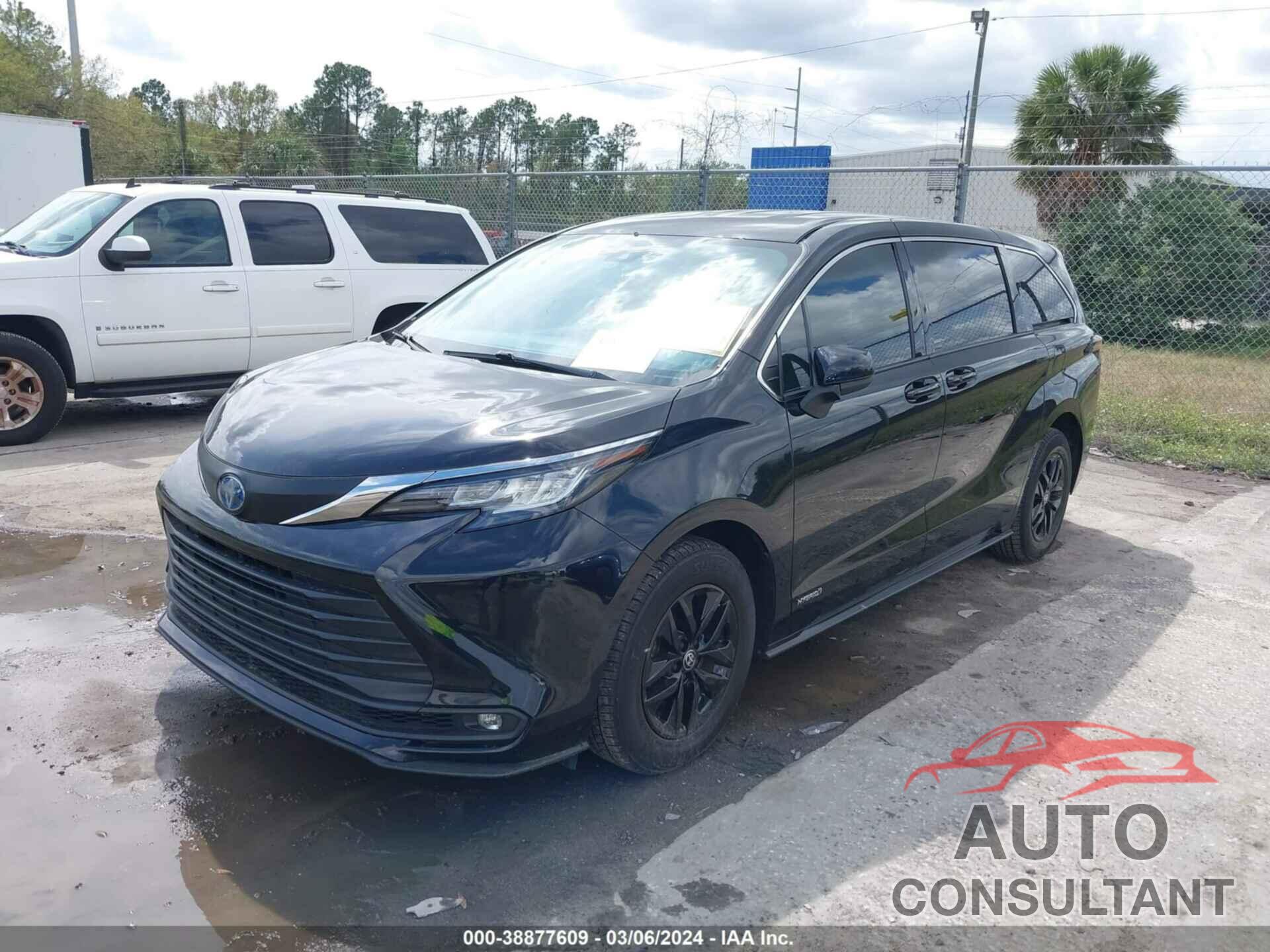 TOYOTA SIENNA 2021 - 5TDKRKEC8MS013367