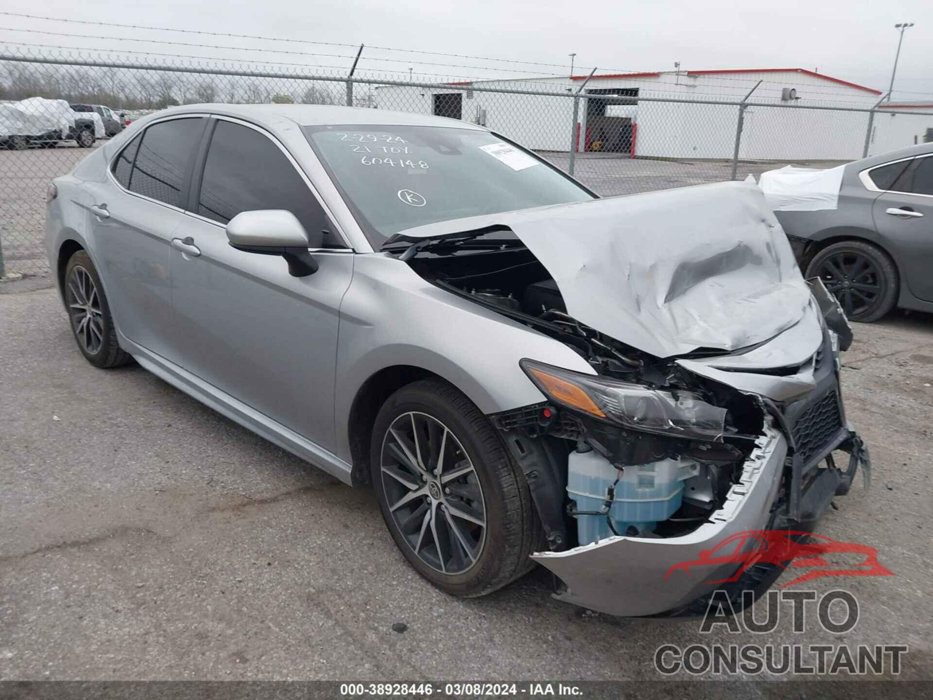 TOYOTA CAMRY 2021 - 4T1G11AKXMU604148