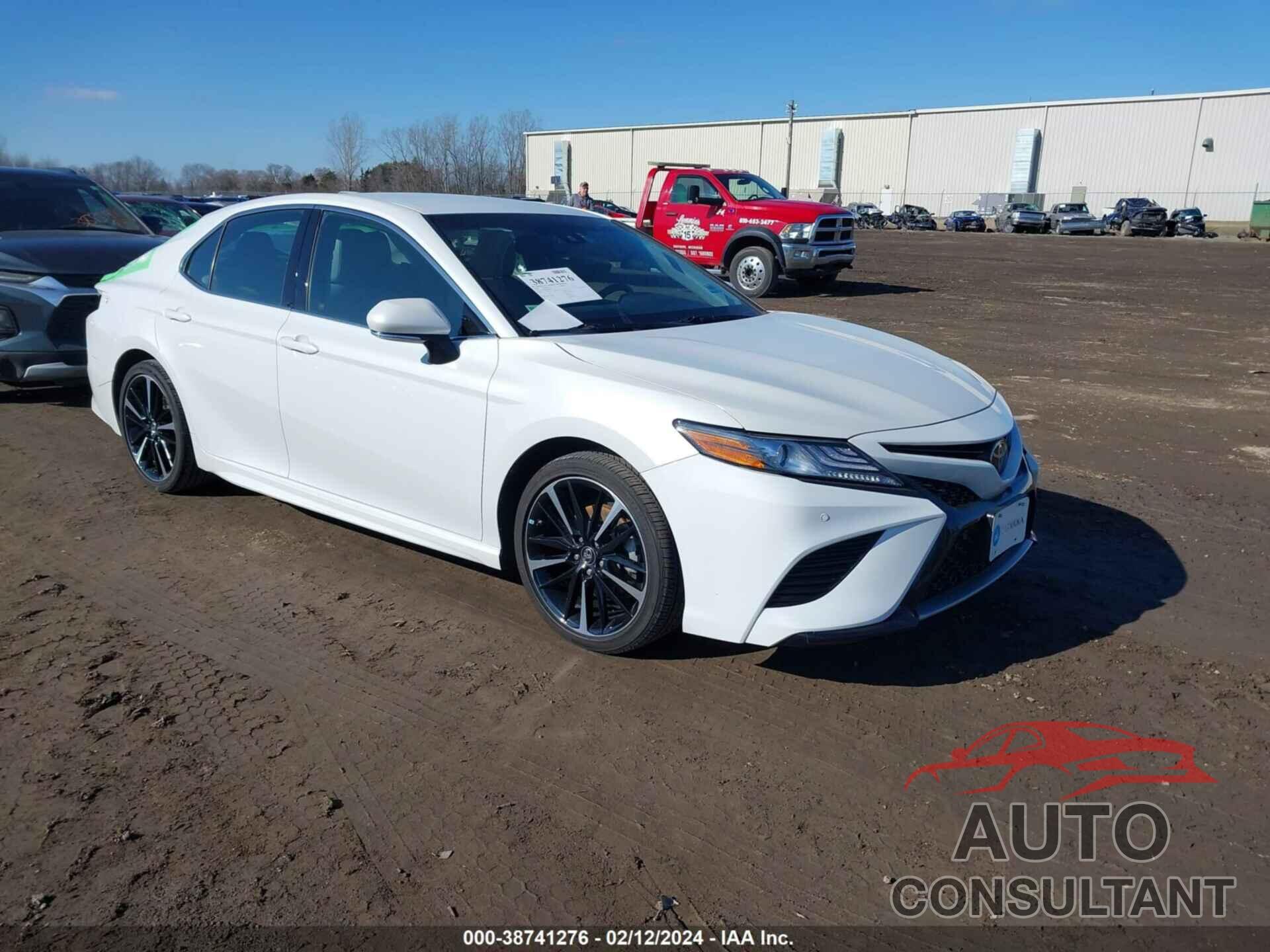 TOYOTA CAMRY 2018 - 4T1B61HKXJU088757
