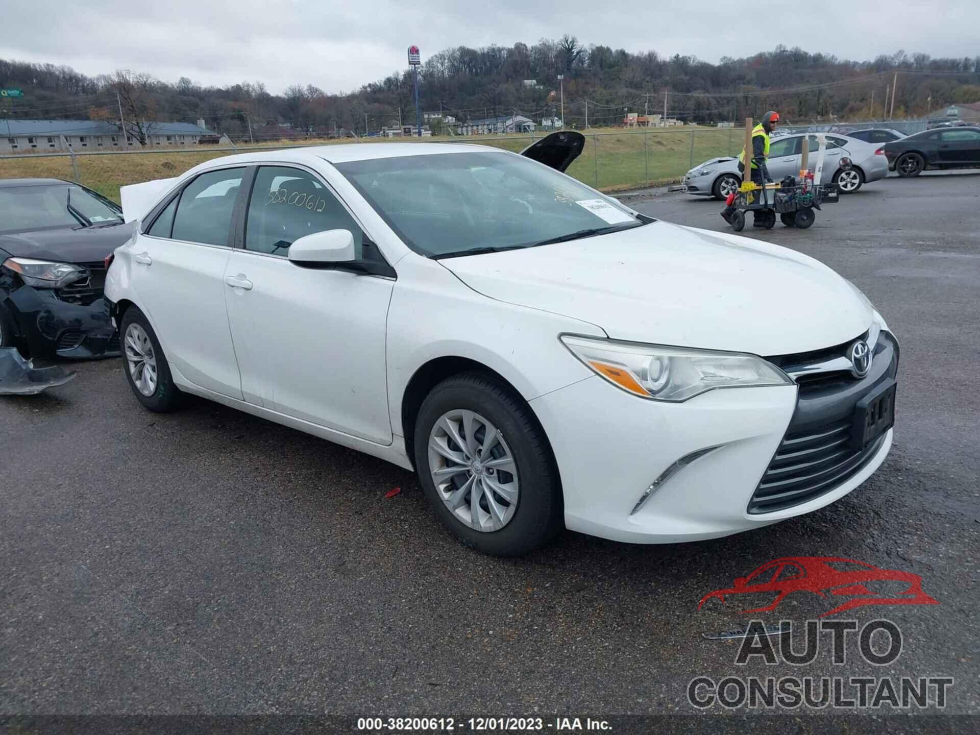TOYOTA CAMRY 2016 - 4T4BF1FK2GR570267