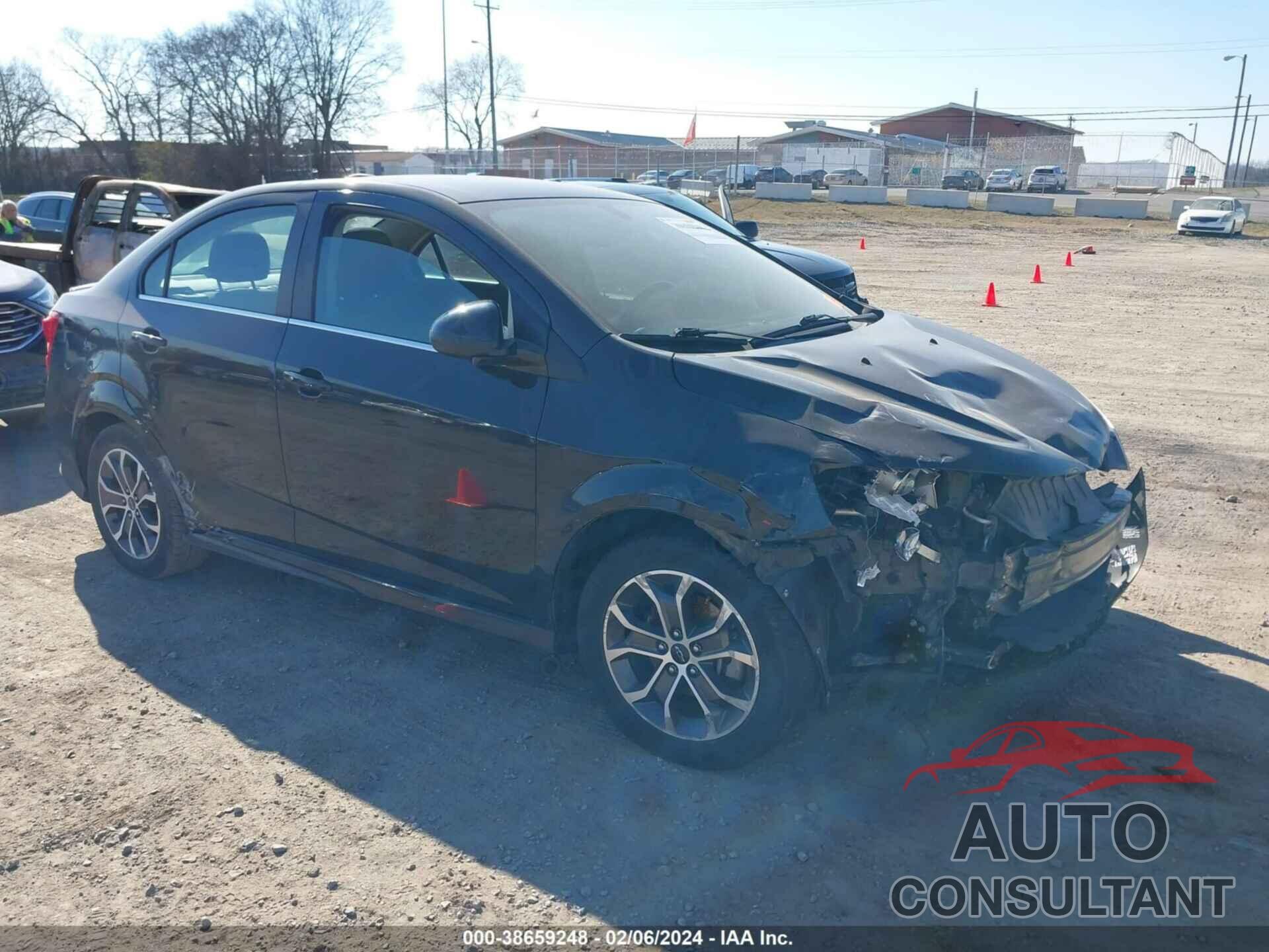 CHEVROLET SONIC 2018 - 1G1JD5SH2J4129577