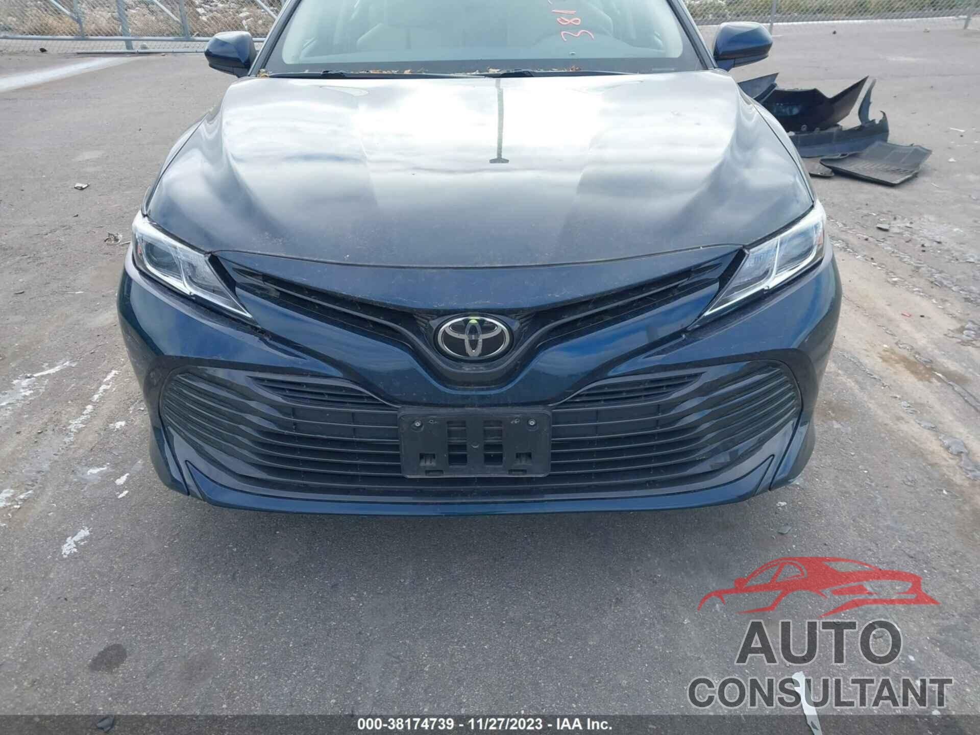 TOYOTA CAMRY 2018 - 4T1B11HK7JU548617