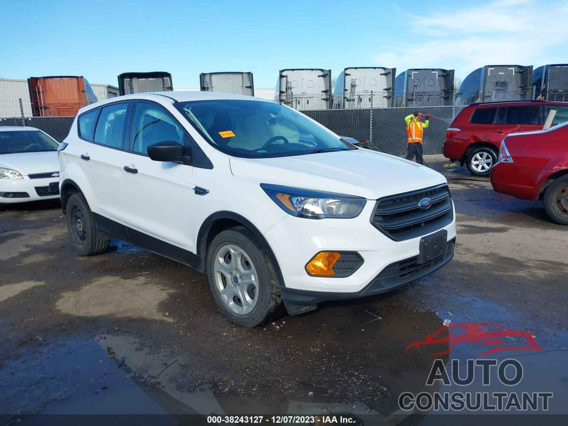 FORD ESCAPE 2018 - 1FMCU0F76JUB60668