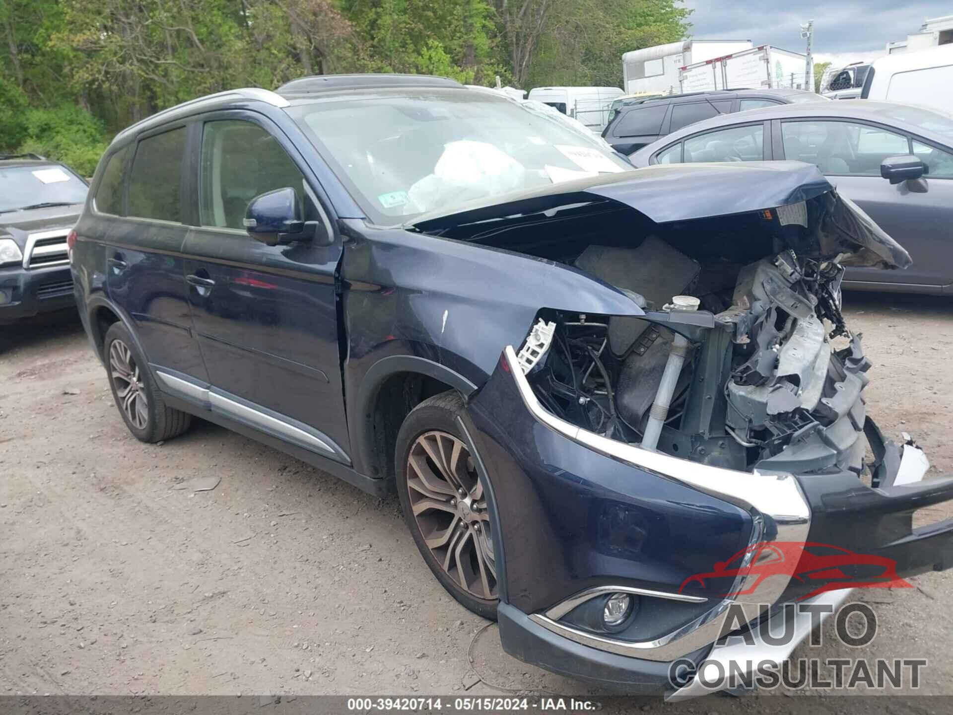 MITSUBISHI OUTLANDER 2018 - JA4AZ3A38JZ010903