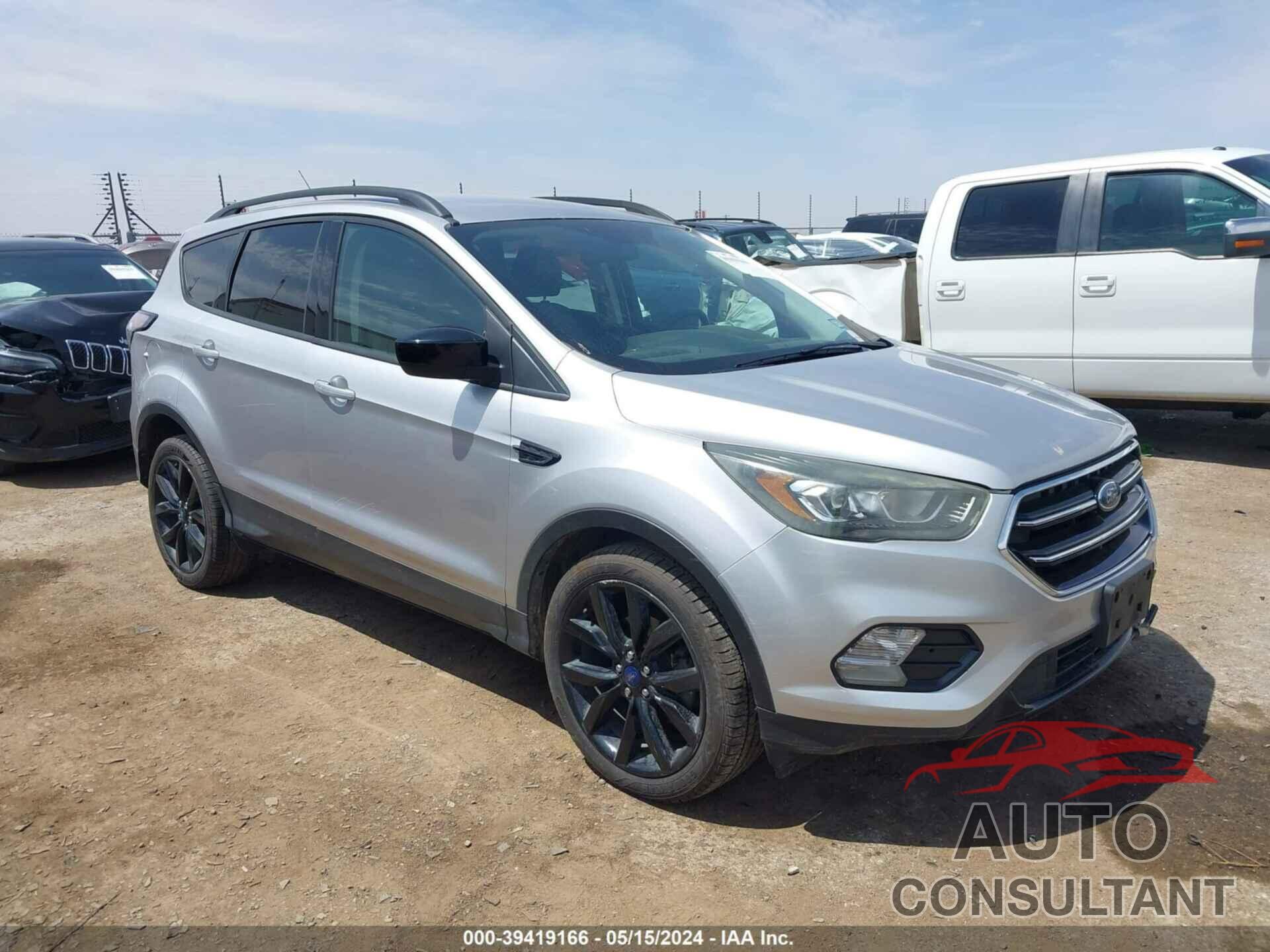 FORD ESCAPE 2017 - 1FMCU0GD0HUC65771