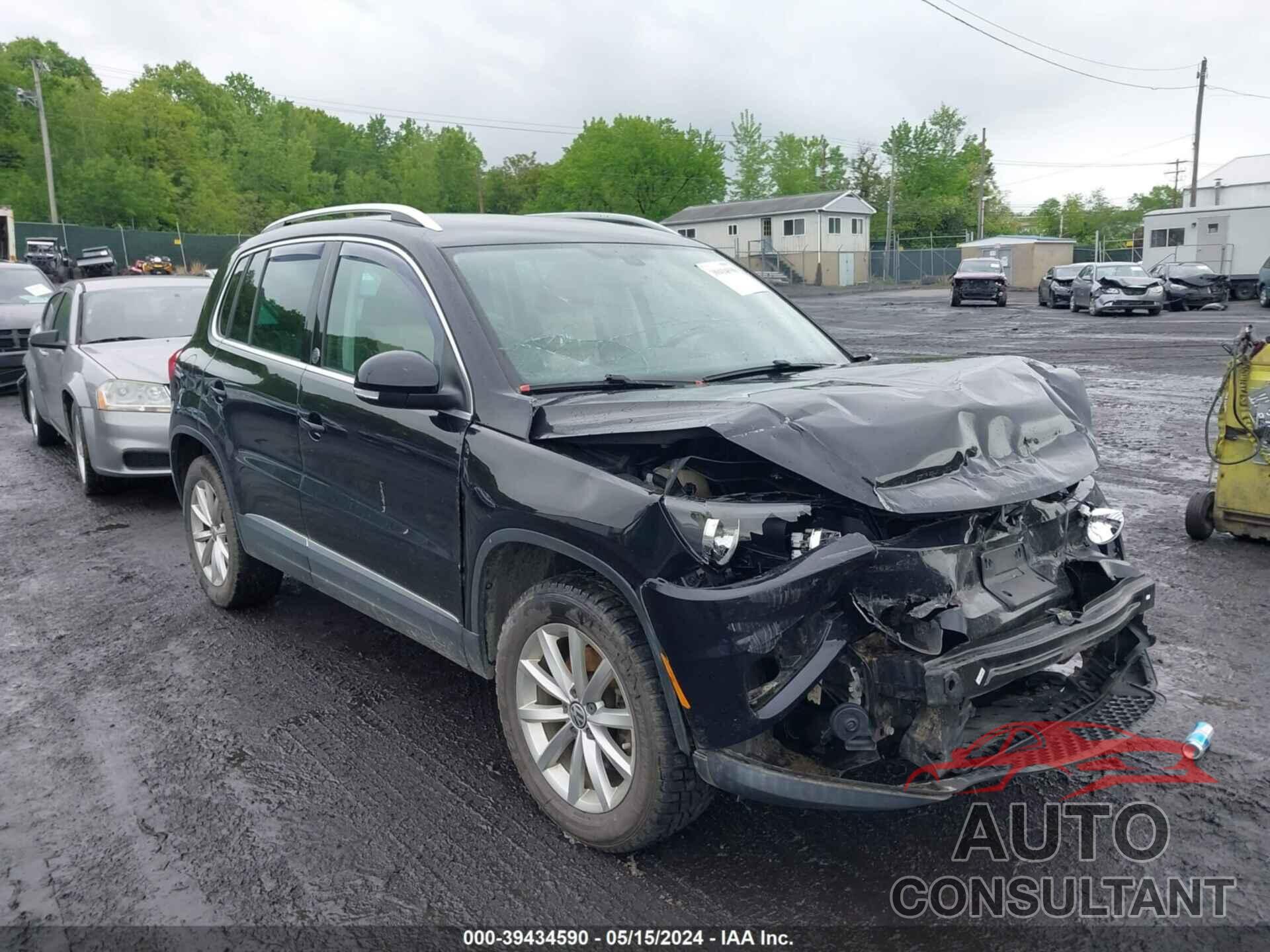 VOLKSWAGEN TIGUAN 2017 - WVGSV7AX5HK010825