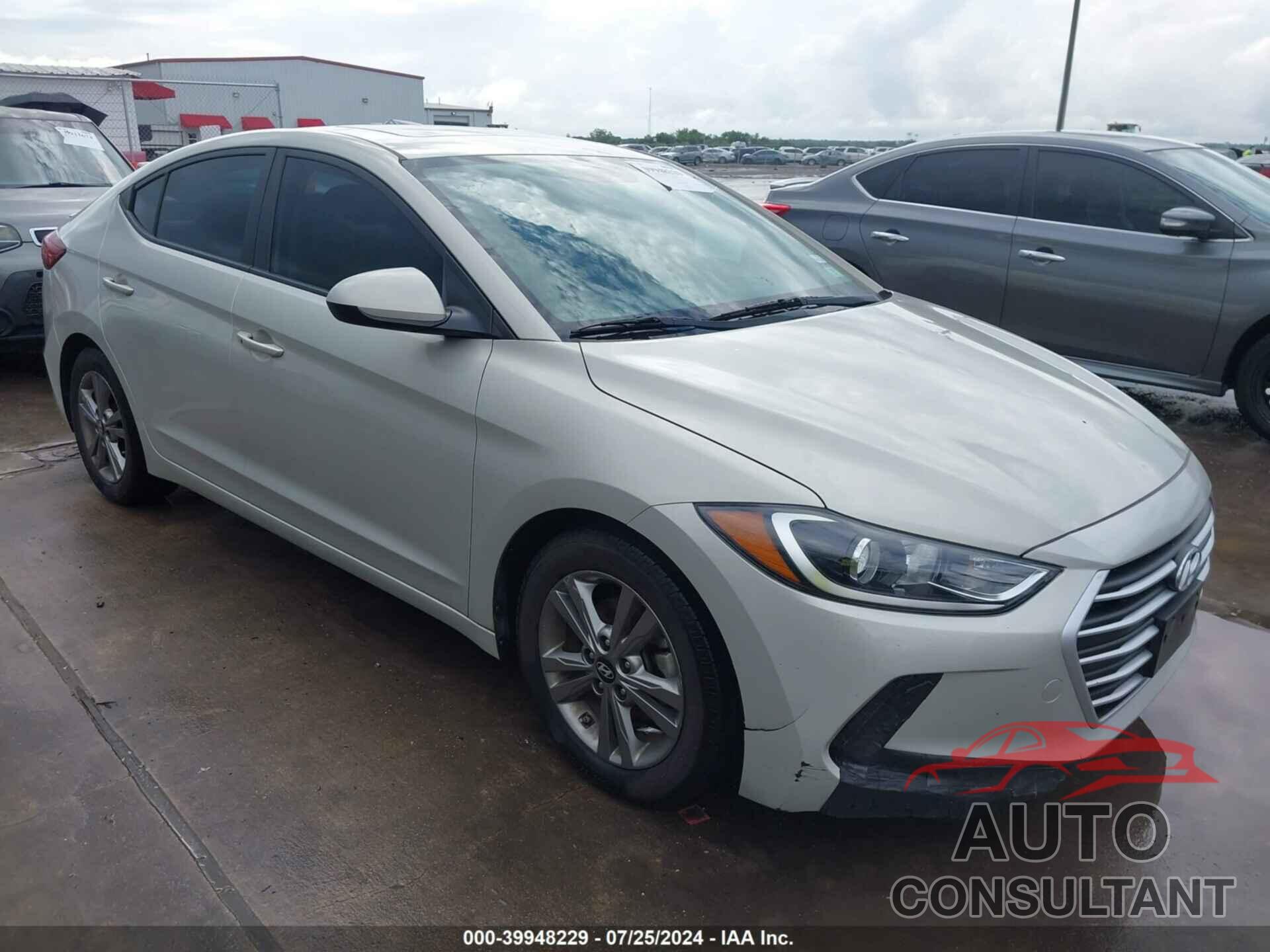 HYUNDAI ELANTRA 2018 - KMHD84LF6JU668392