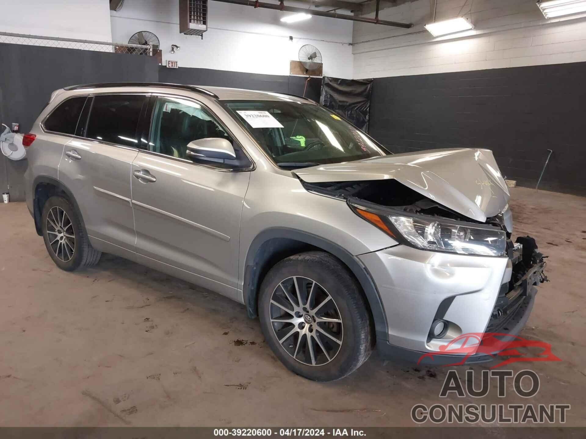 TOYOTA HIGHLANDER 2018 - 5TDJZRFH0JS540457