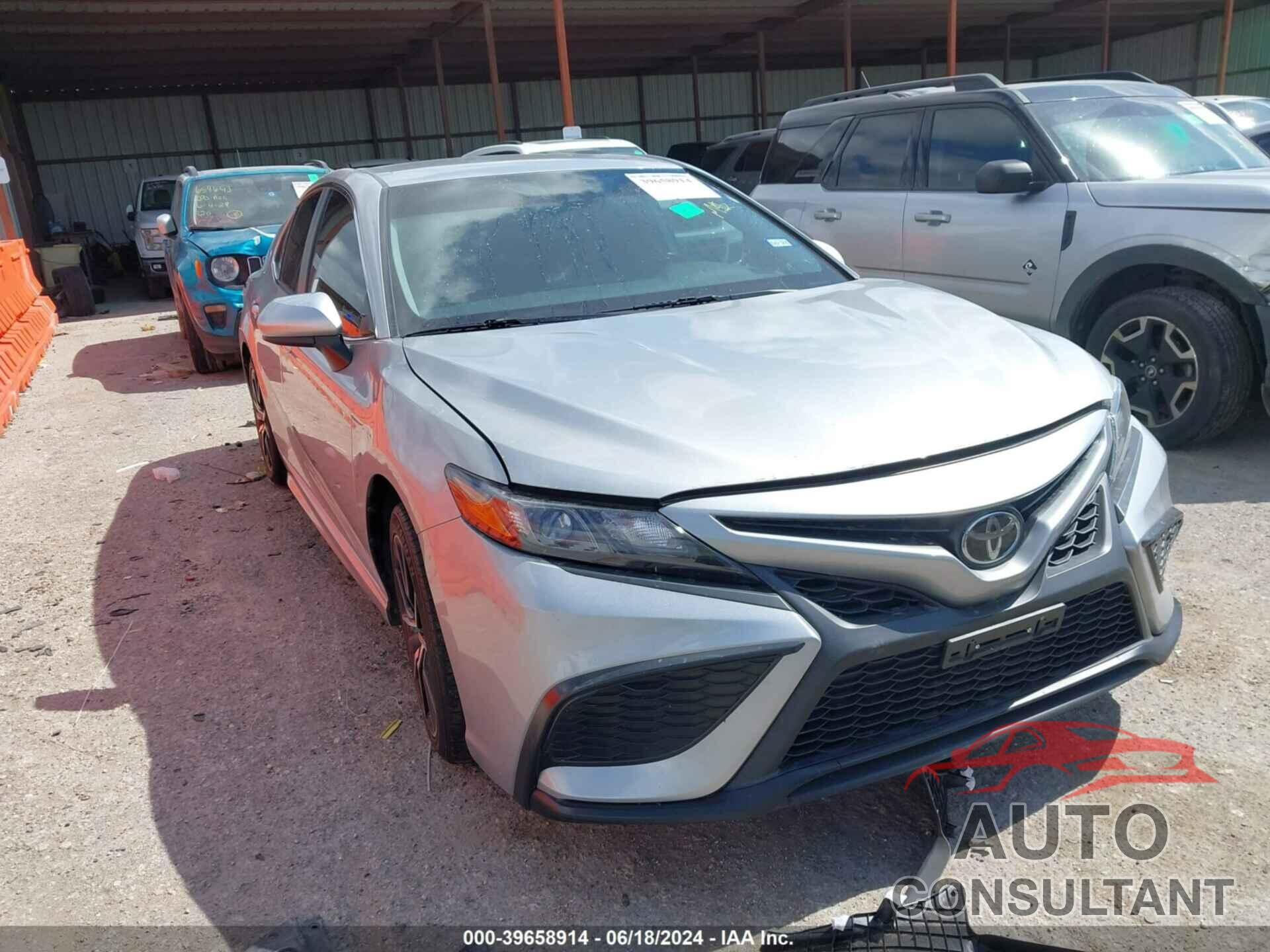 TOYOTA CAMRY 2021 - 4T1G11AK2MU443956