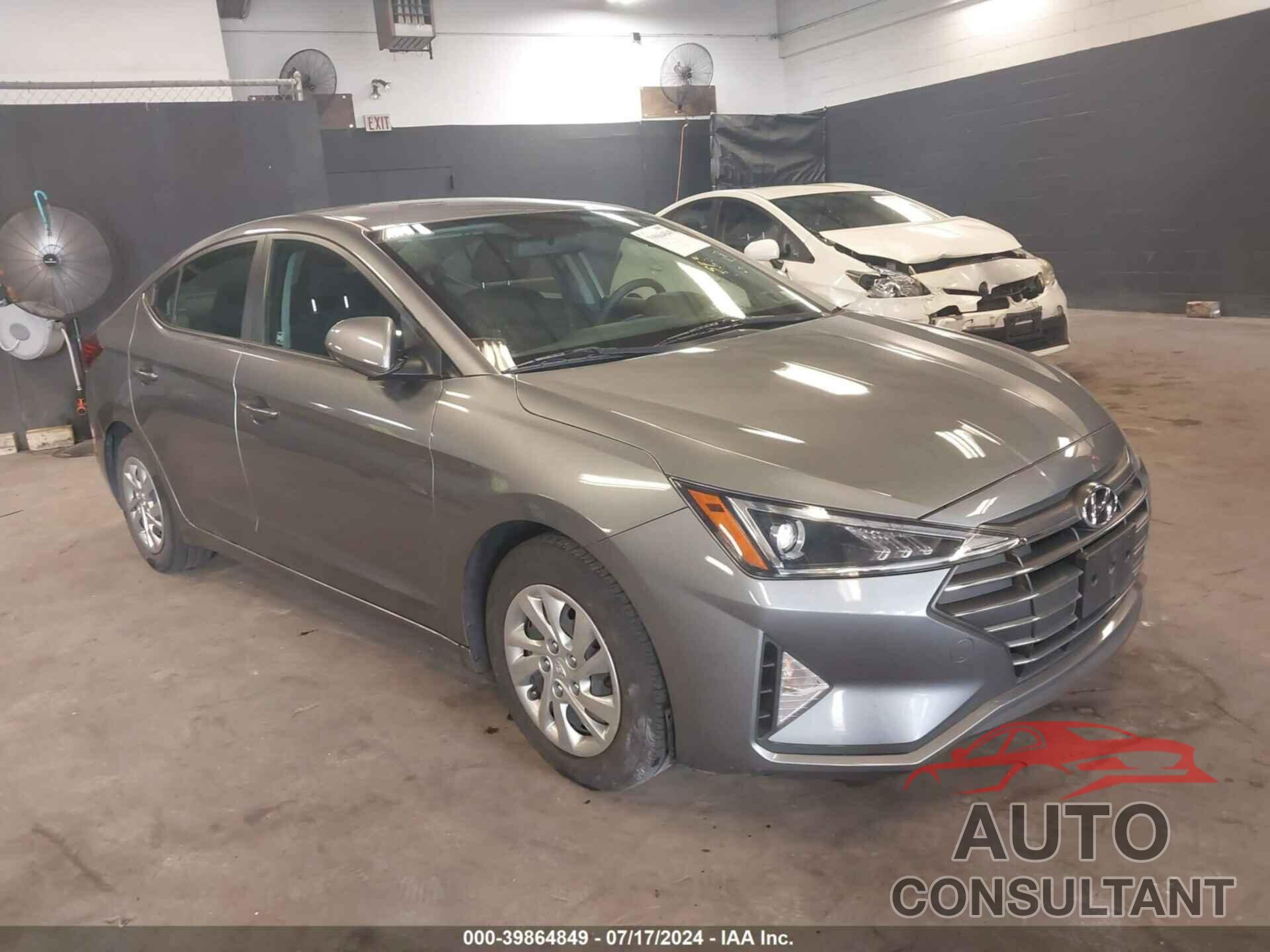 HYUNDAI ELANTRA 2019 - KMHD74LF9KU879705